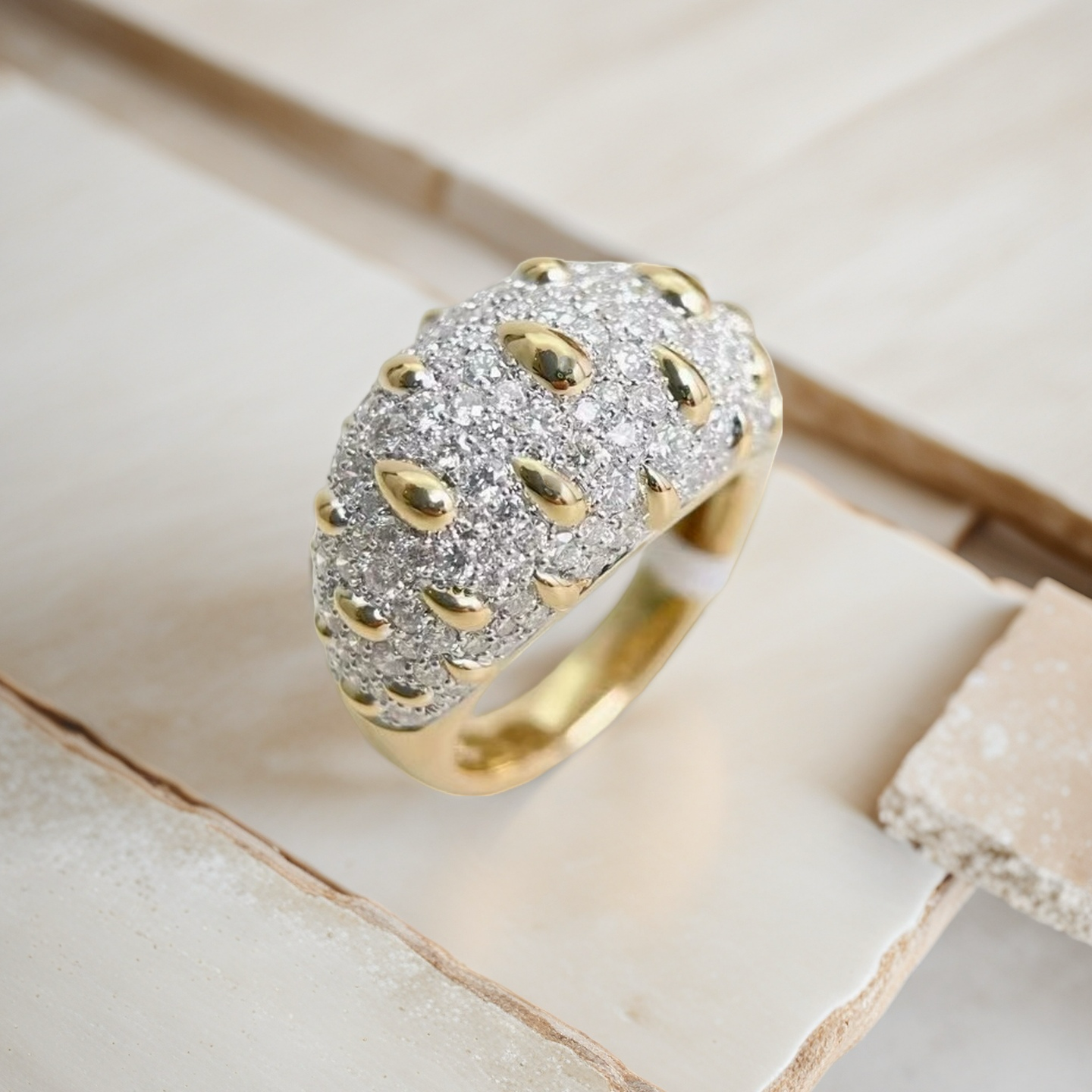 Falling Rain 18k Gold Diamond Ring (Item No. VT252)