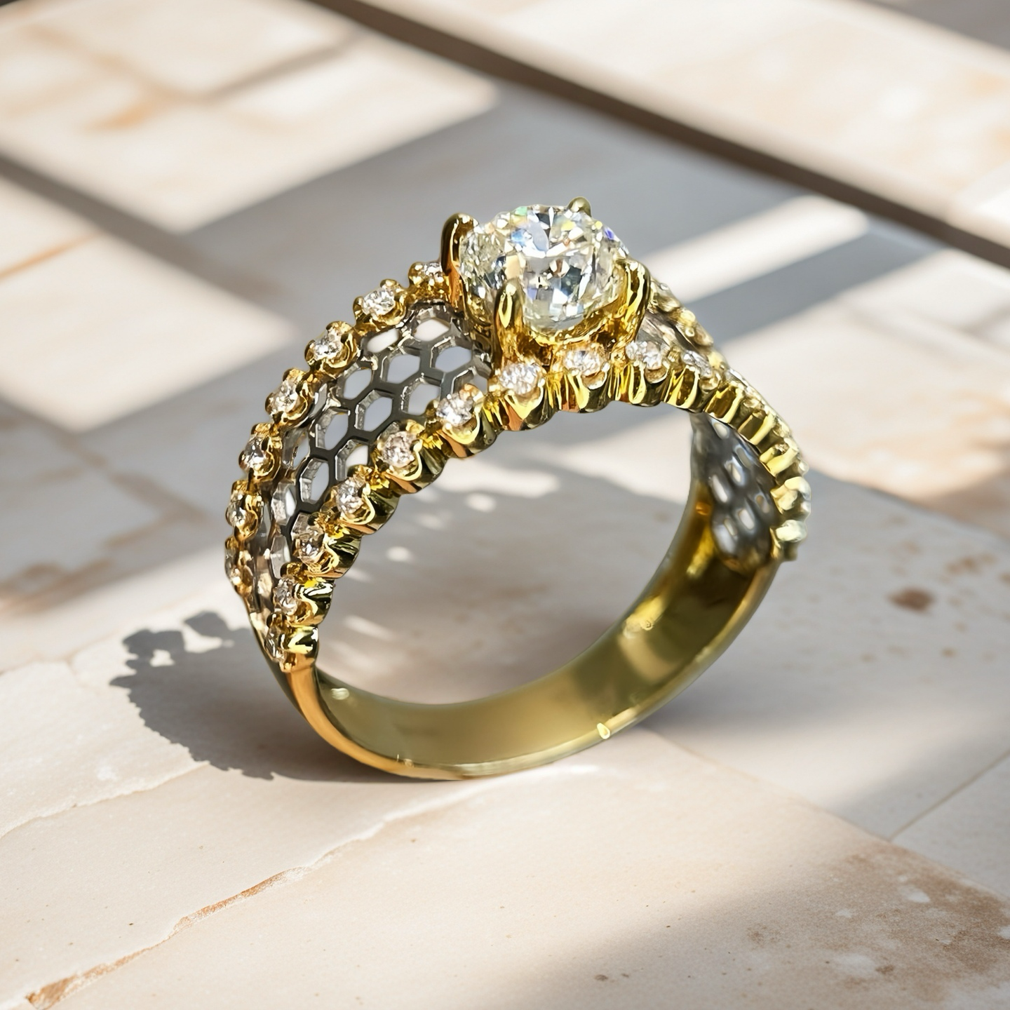 Vintage Black Lace 18k Gold Diamond Ring (Item No. VT046)