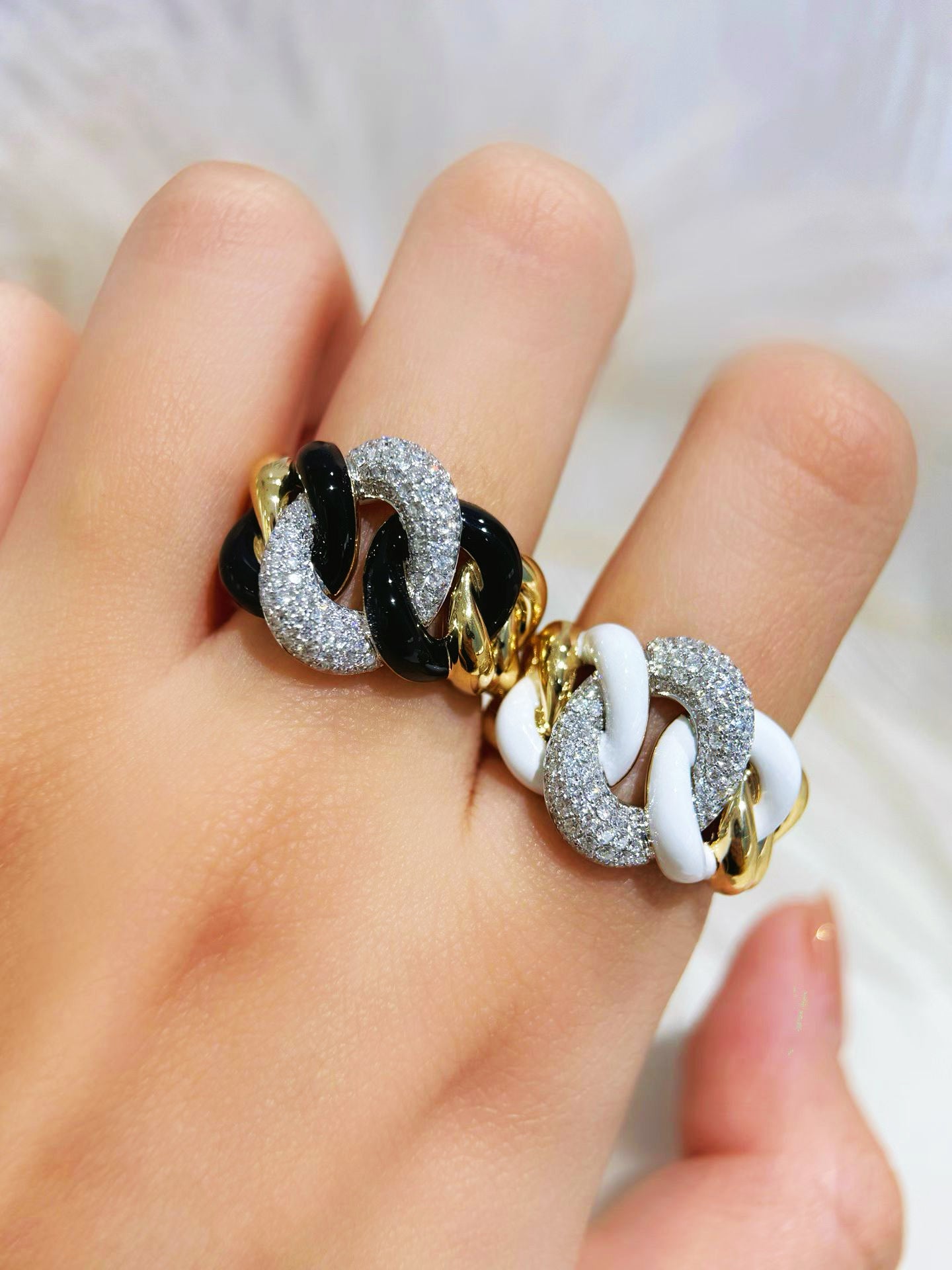 Enamel 18k Gold Diamond Ring (Item No. VT469)