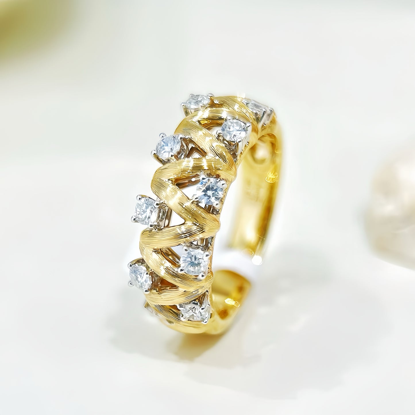Vintage 18k Gold Diamond Ring (Item No. VT421)
