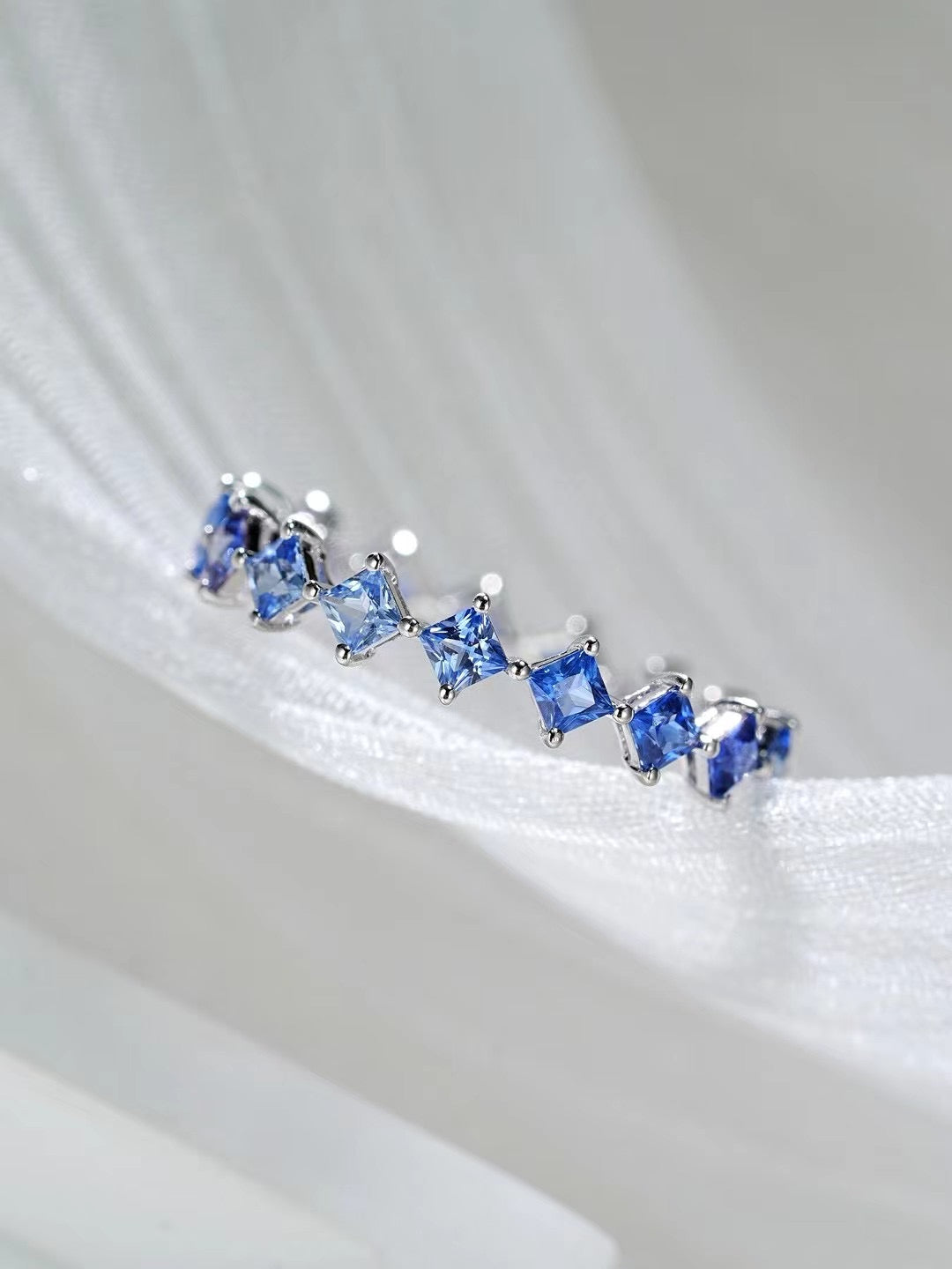 Rainbow Sapphire 18k Gold Ring (Item No. SA092)