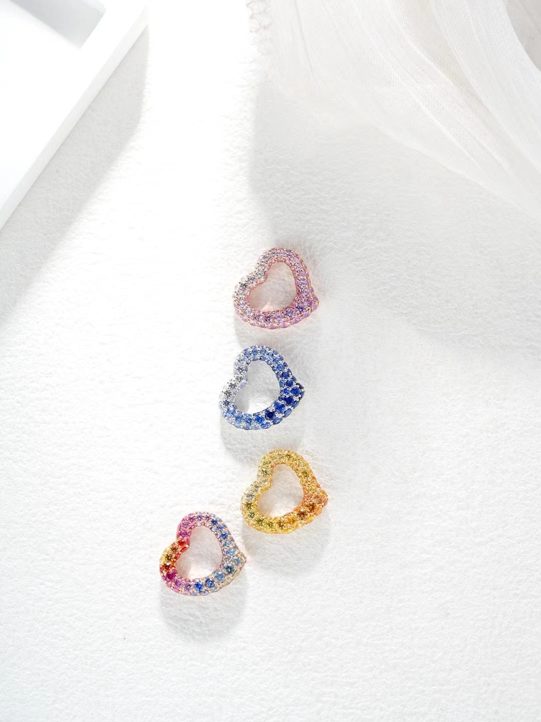 Rainbow Sapphire 18K Gold Pendant (Item No. SA001)