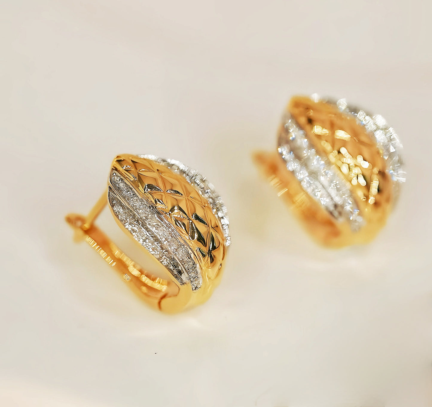 Vintage 18k Gold Diamond Earring (Item No. VT072)
