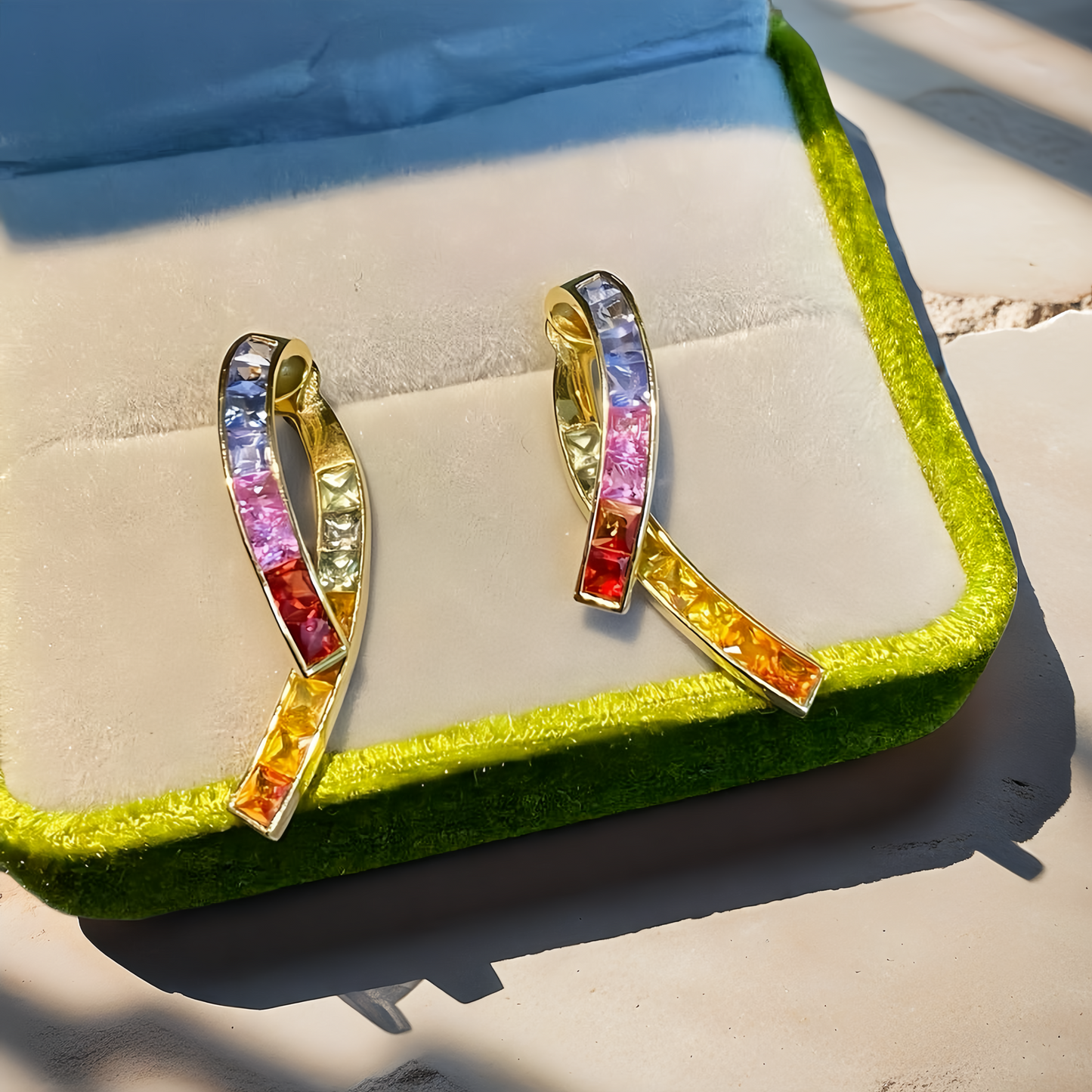 Vintage 18k Gold Diamond Earring (Item No. VT162)