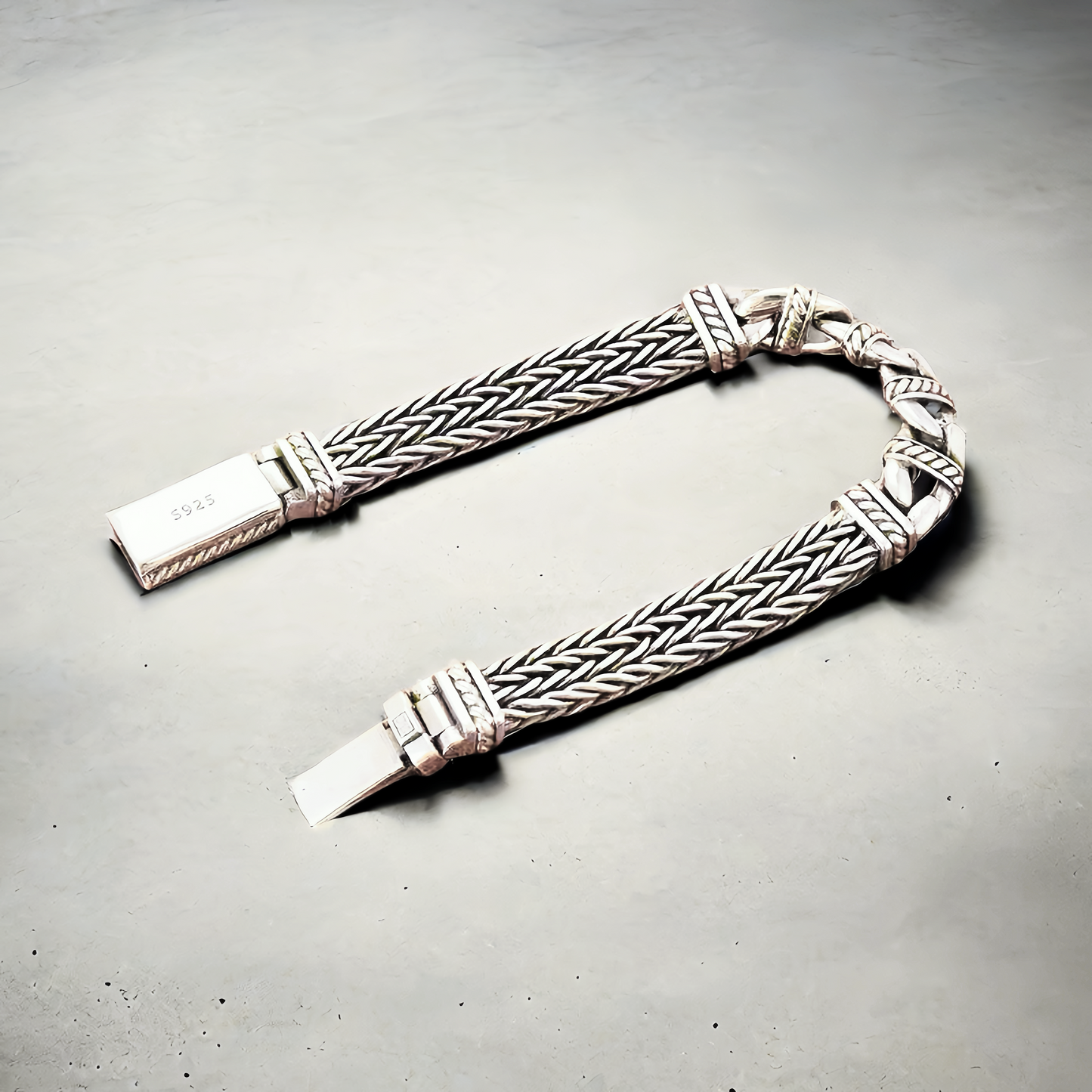 Fashion Braided Silver Bracelet (Item No. B0642)