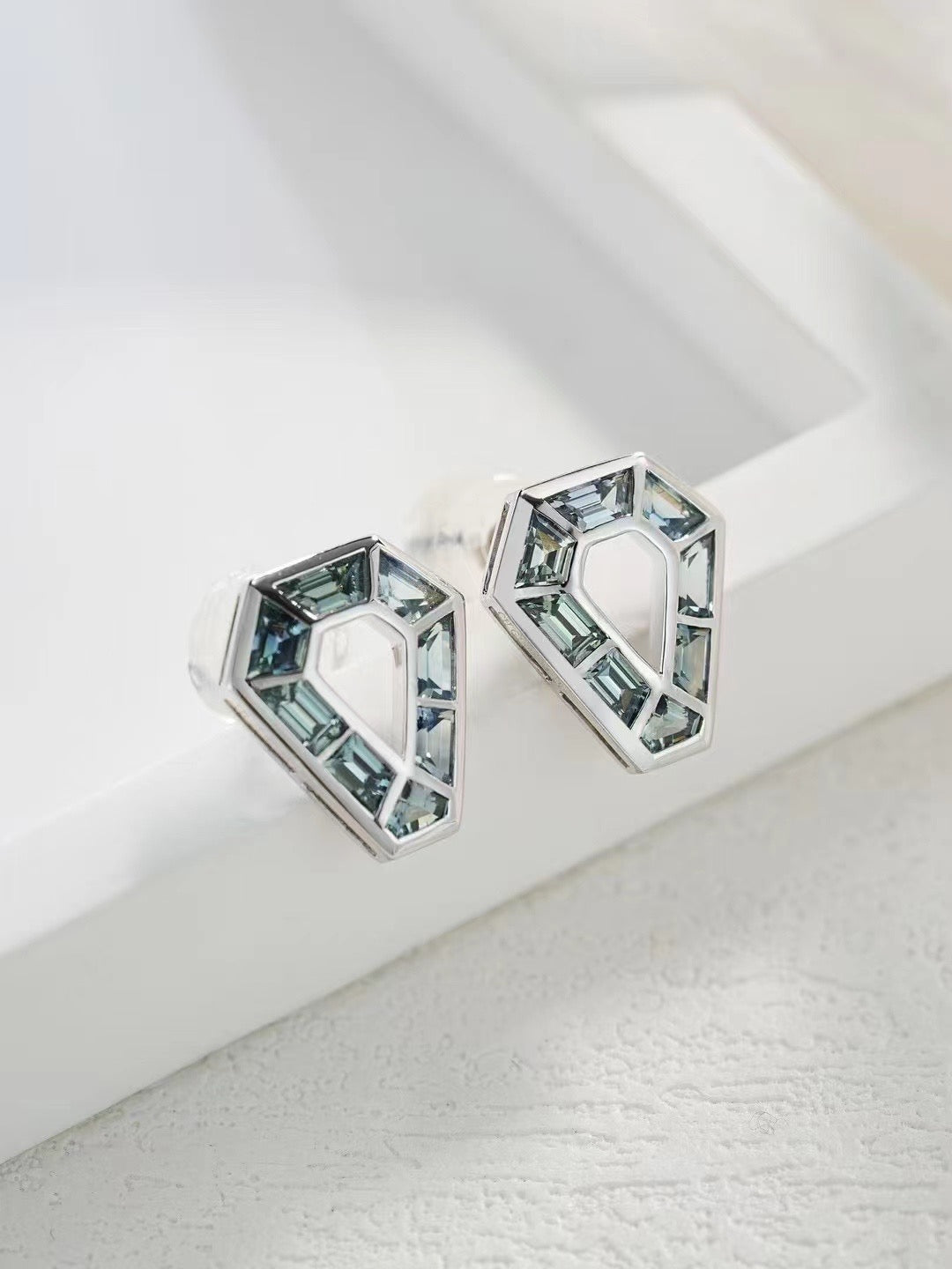 Rainbow Sapphire 18K Gold Earring (Item No. SA007)