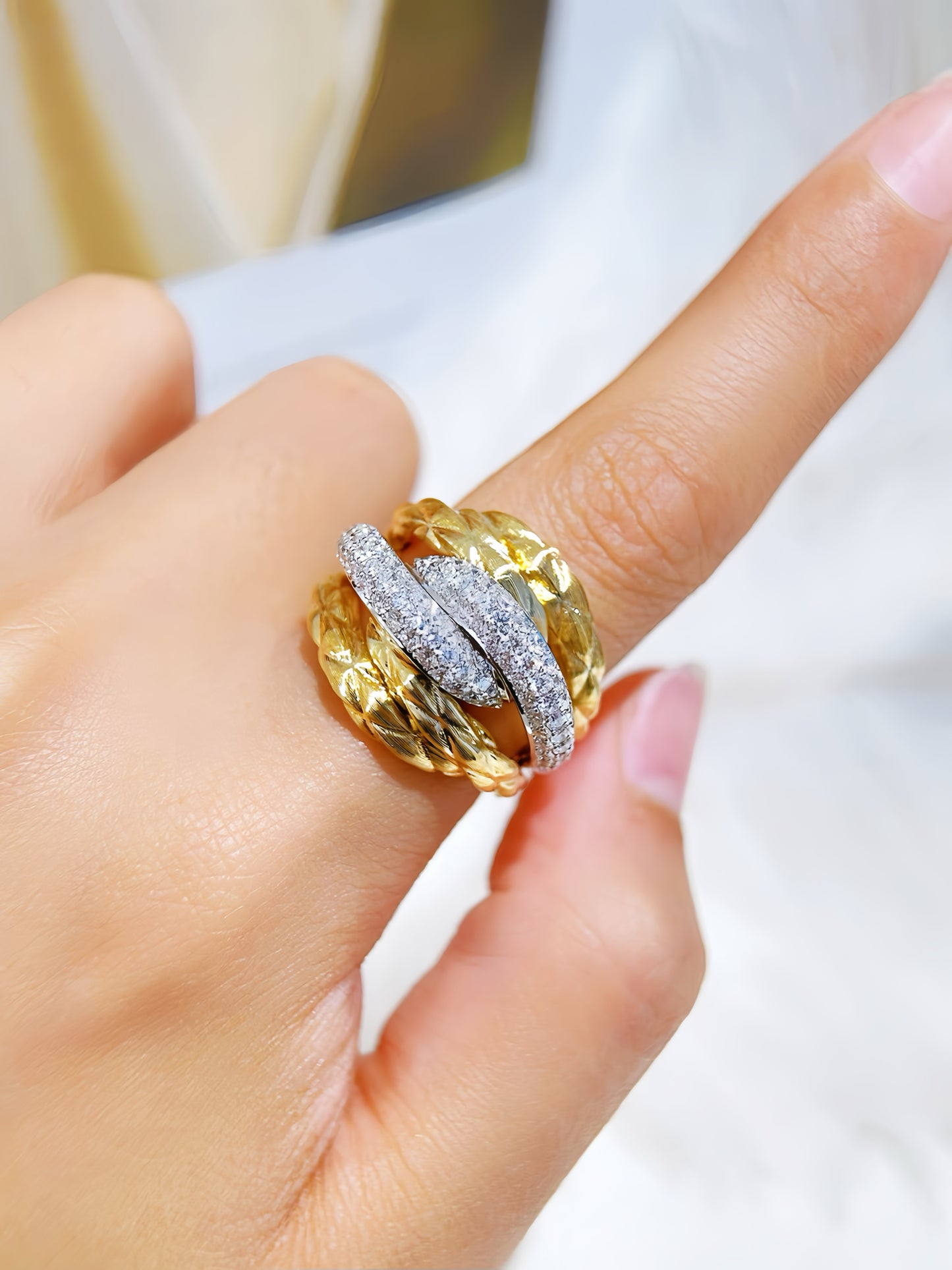 Vintage 18k Gold Diamond Ring (Item No. VT332)