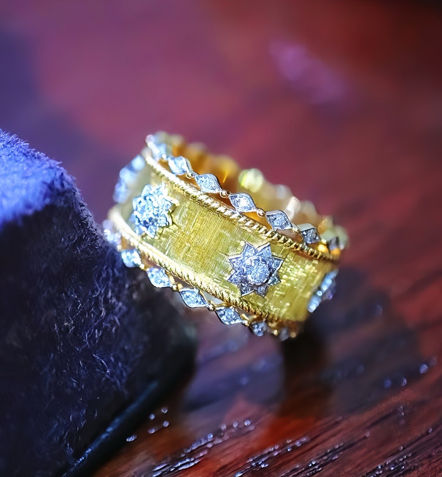 GuipureLace Vintage 18k Gold Diamond Ring (Item No. VT026)