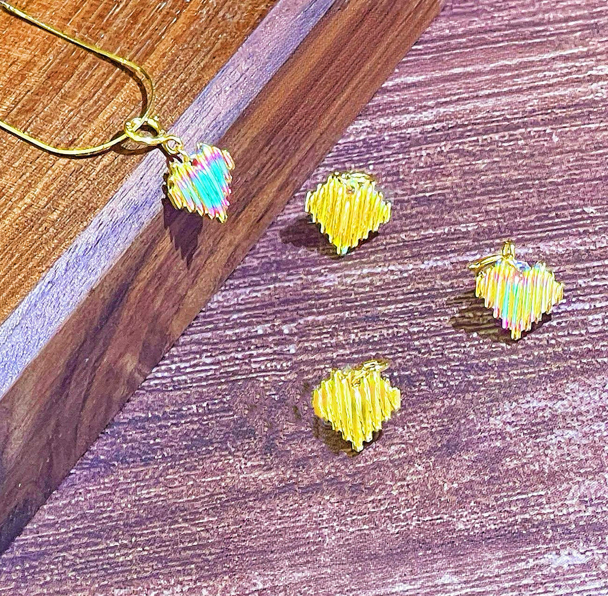 Laser Iridescent 18k Gold Pendant (Item No. SJP005)