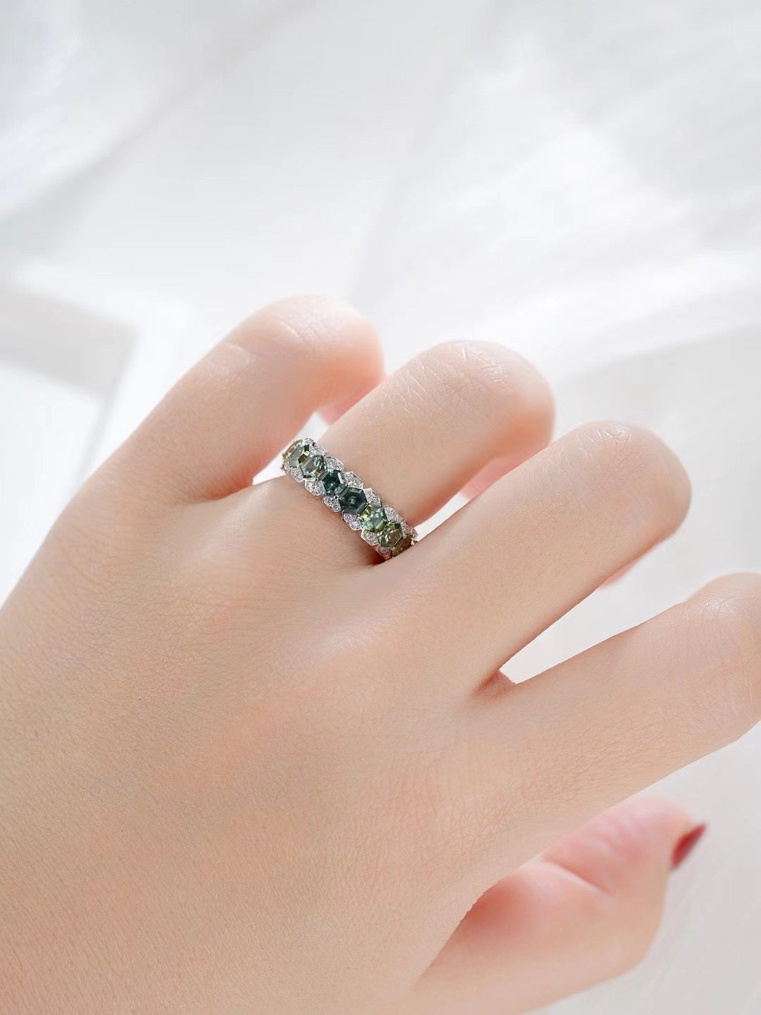 Rainbow Sapphire 18k Gold Ring (Item No. SA051)