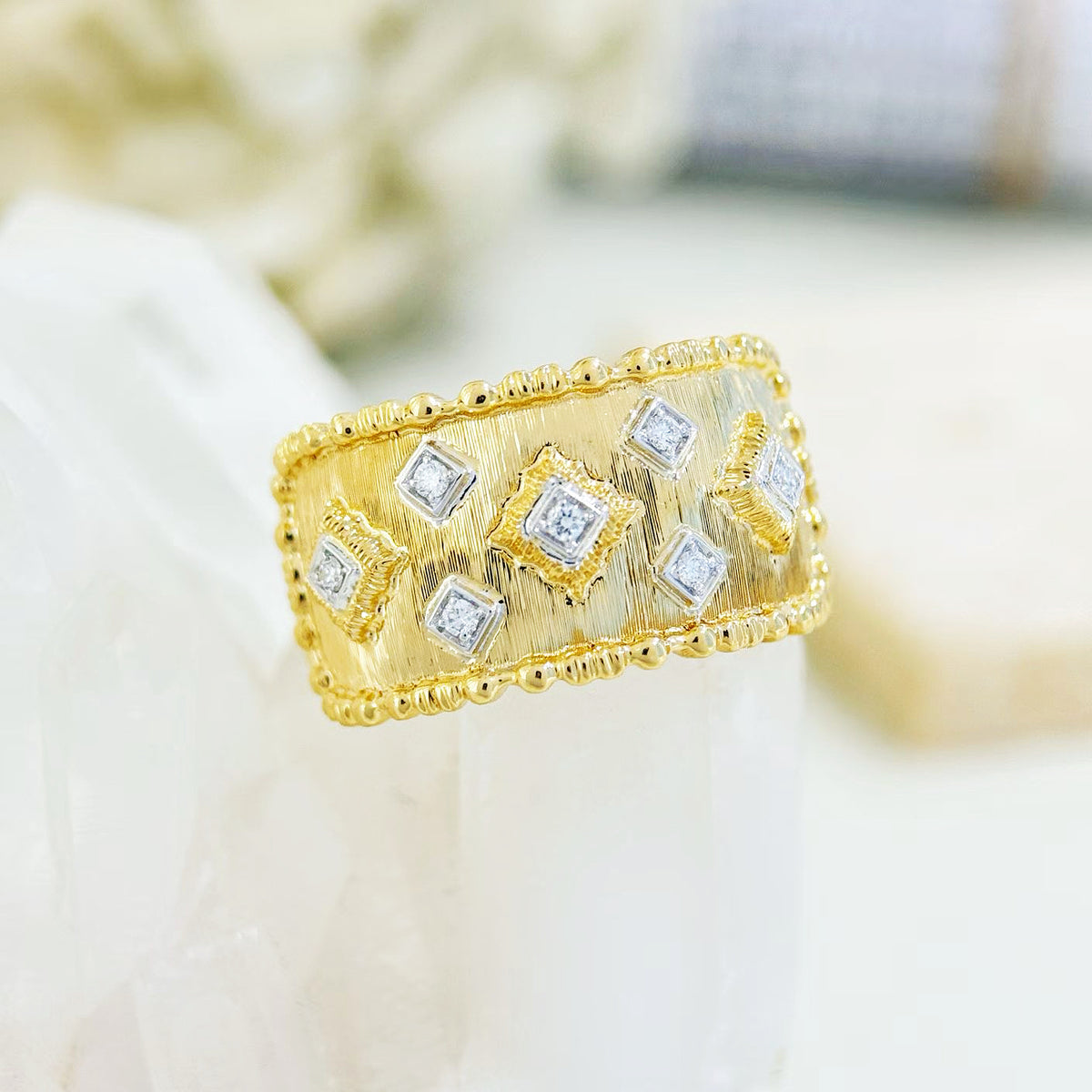Vintage 18k Gold Diamond Ring (Item No. VT529)
