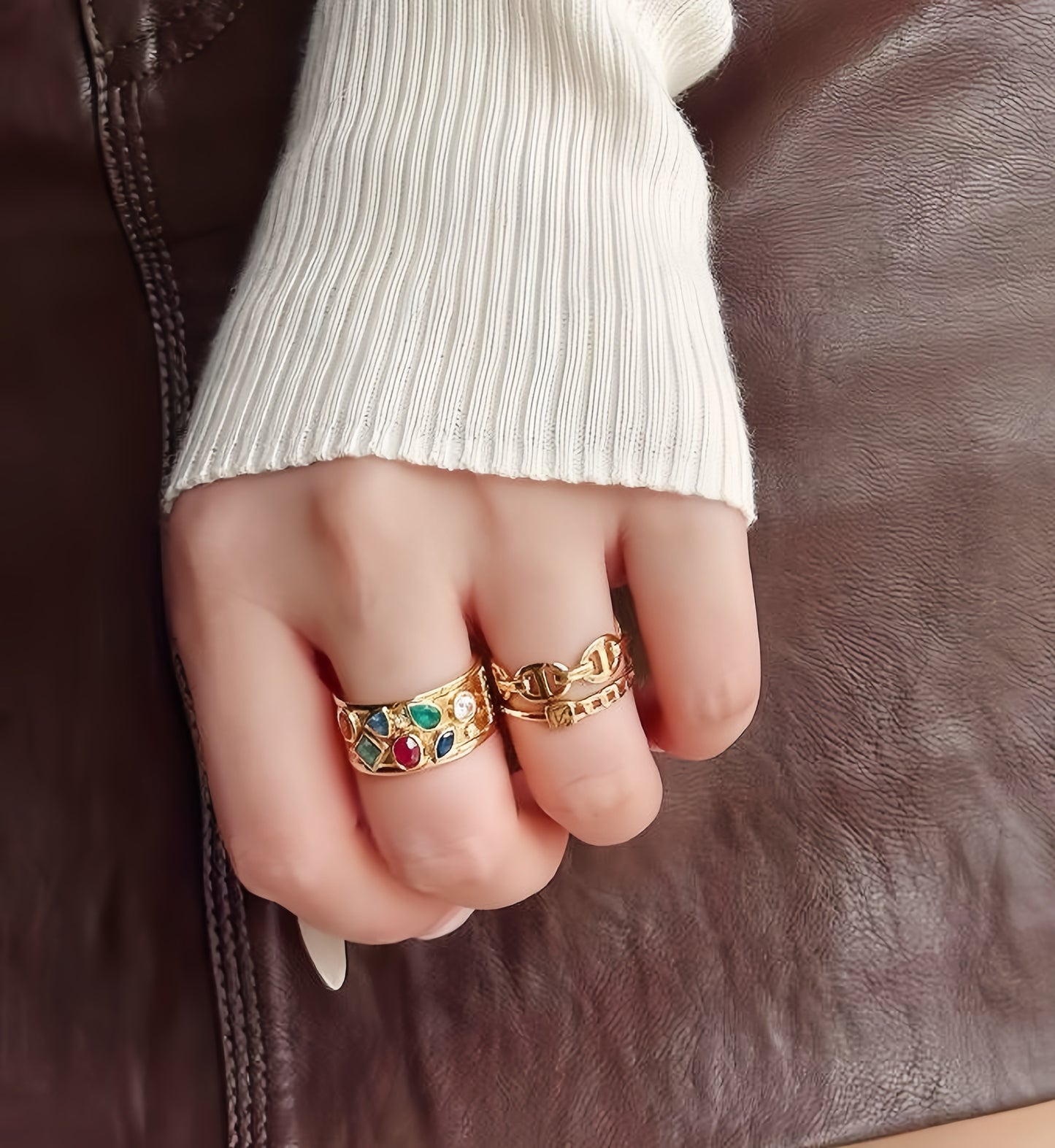 Vintage 18k Gold Seven Gem Ring (Item No. VT038)