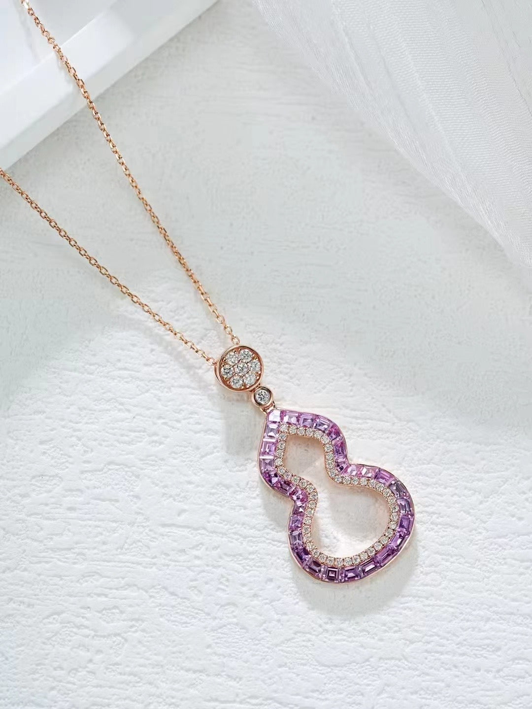 Rainbow Sapphire 18K Gold Pendant (Item No. SA039)