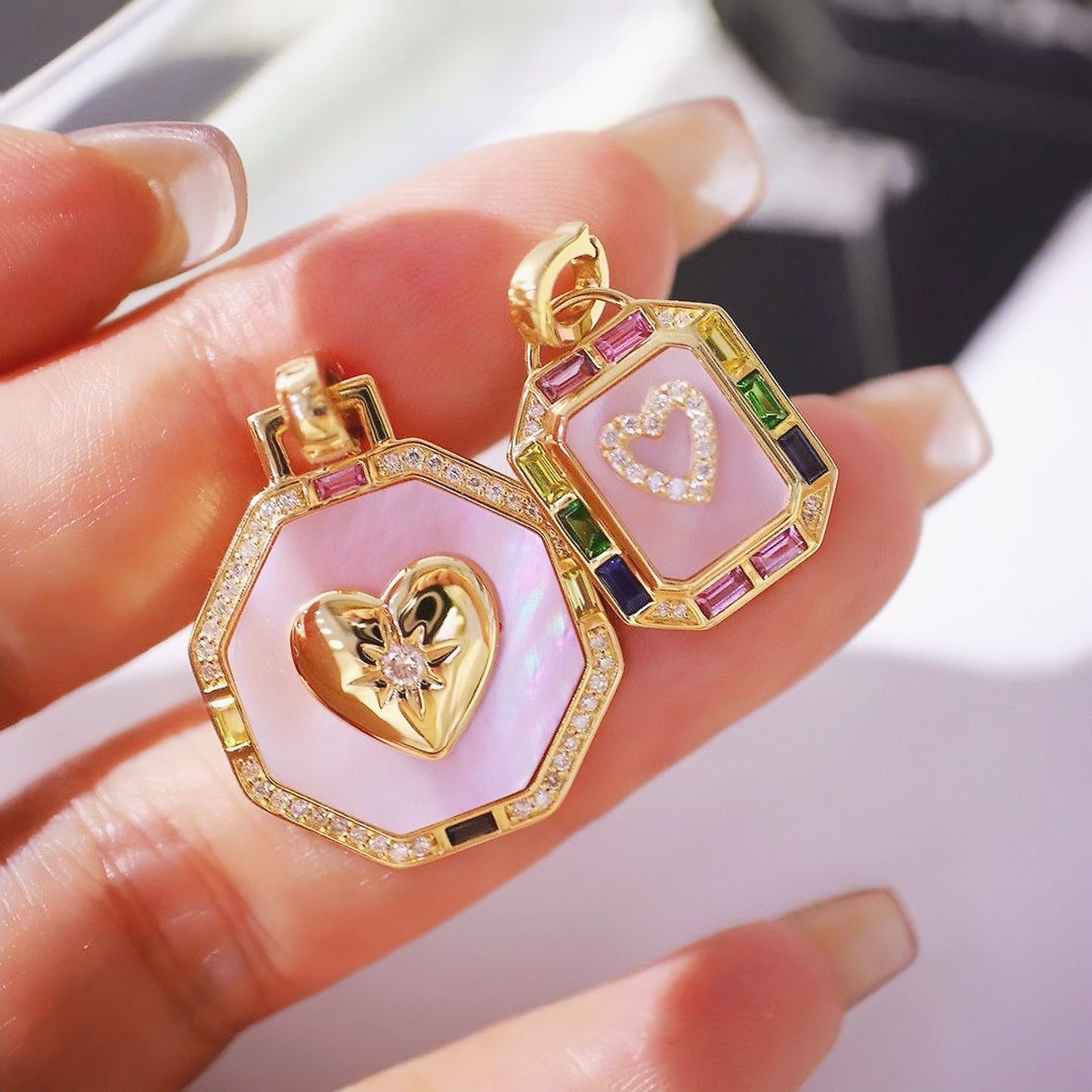 Vintage 18k Gold Diamond Pendant (Item No. VT101)