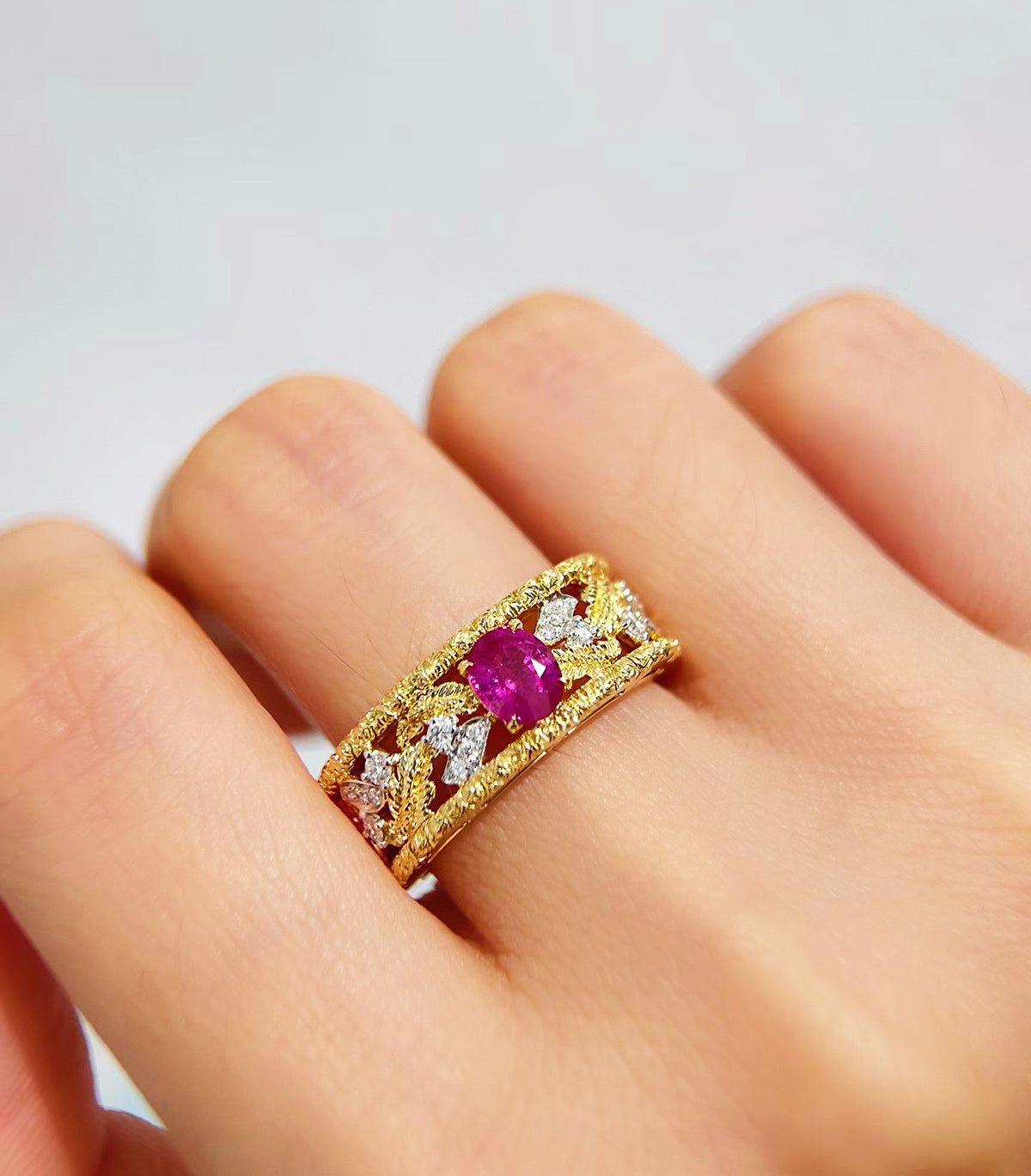 Vintage 18k Gold Diamond Ring (Item No. VT525)