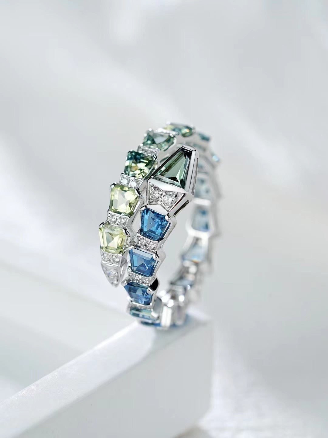 Snake Rainbow Sapphire 18k Gold Ring (Item No. SA080)