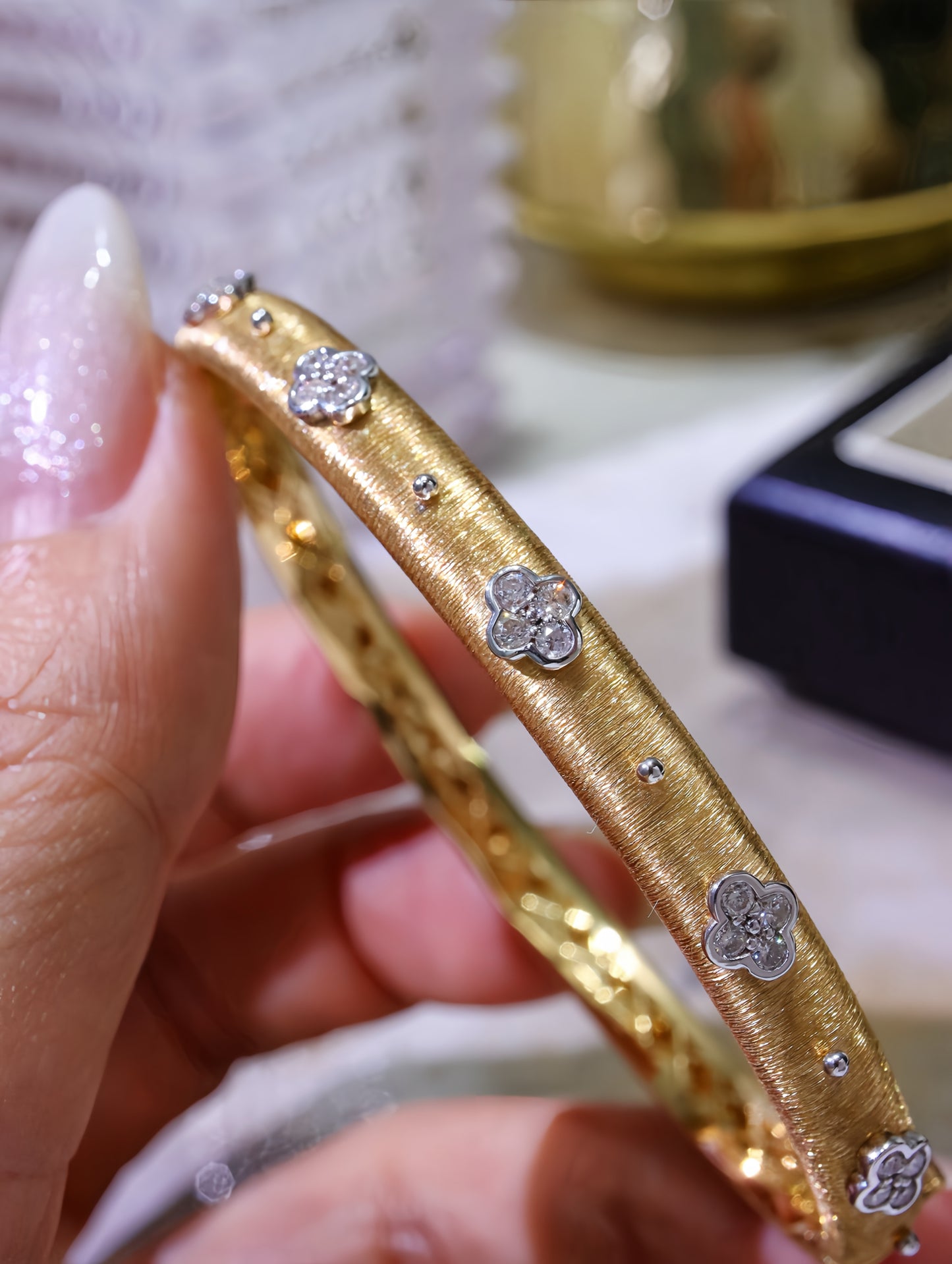 Four-leaf Clover Vintage 18k Gold Diamond Bracelet (Item No. VT130)