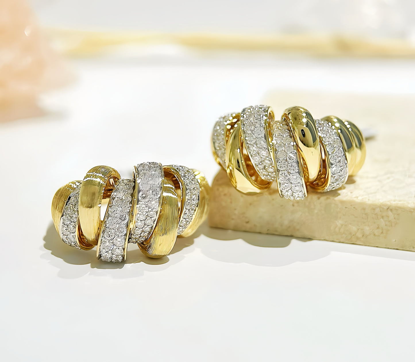 Vintage 18k Gold Diamond Earring (Item No. VT335)