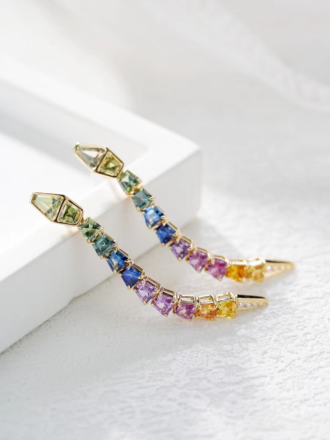 Snake Rainbow Sapphire 18K Gold Earring (Item No. SA009)
