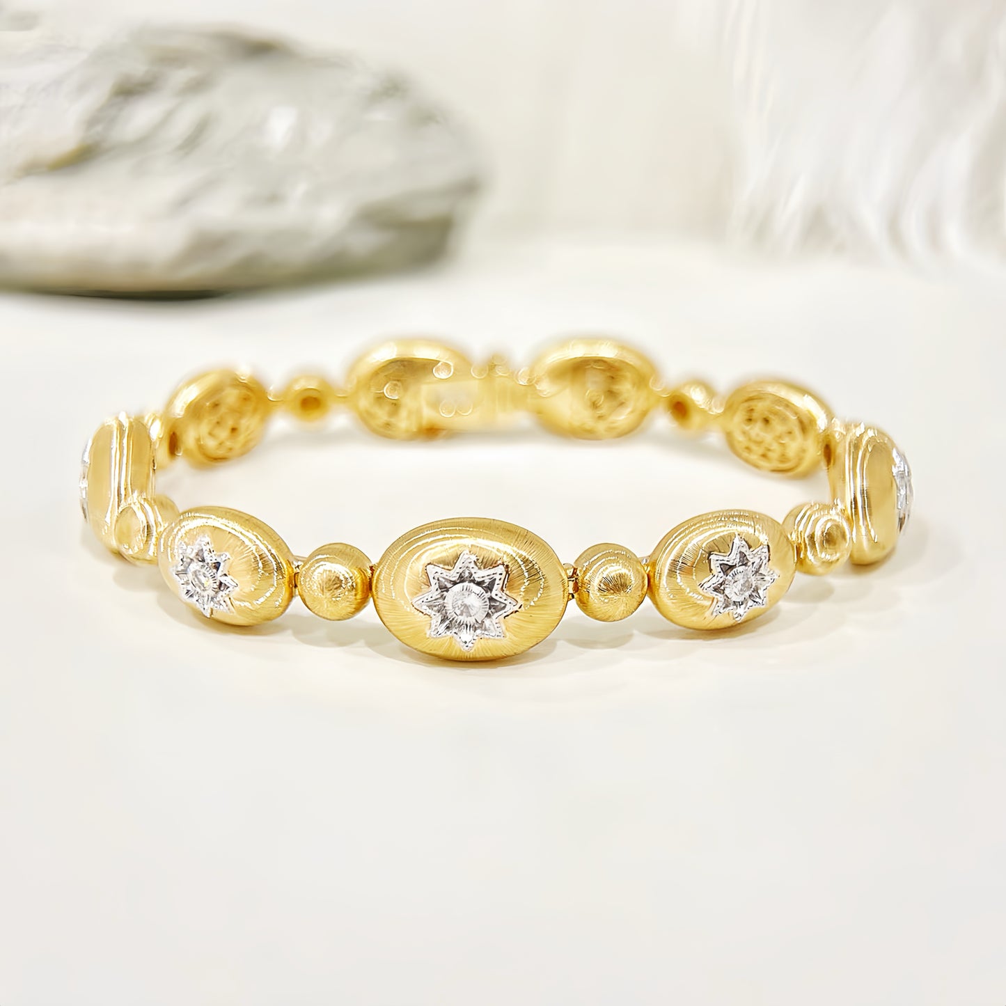 Vintage 18k Gold Diamond Bracelet (Item No. VT343)