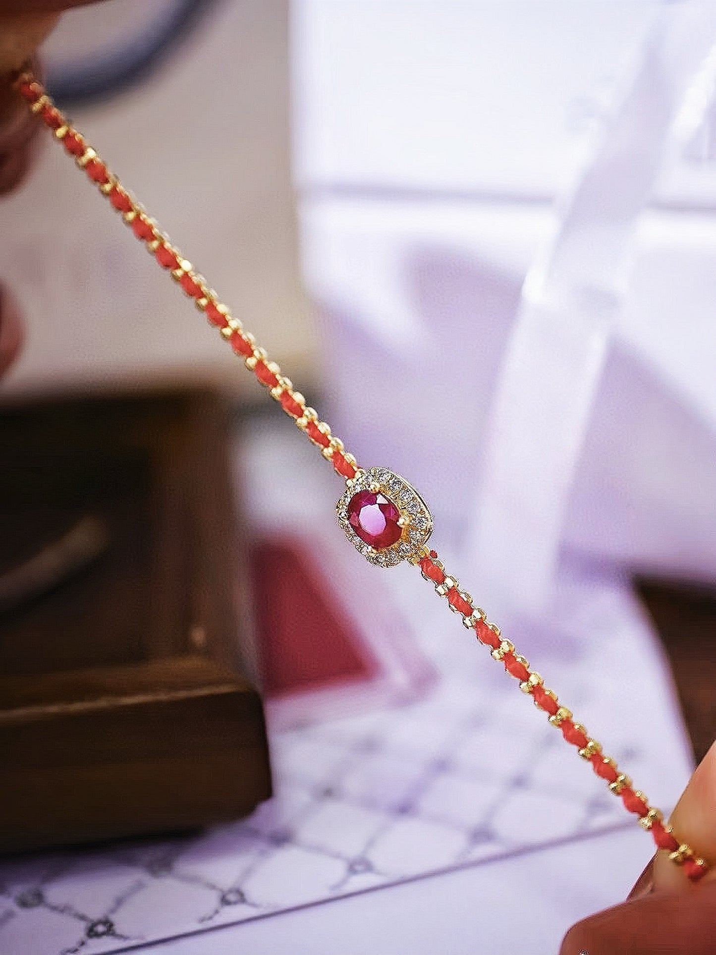 Weaving 18k Gold Emerald Ruby Sapphire Bracelet (Item No. VT120)