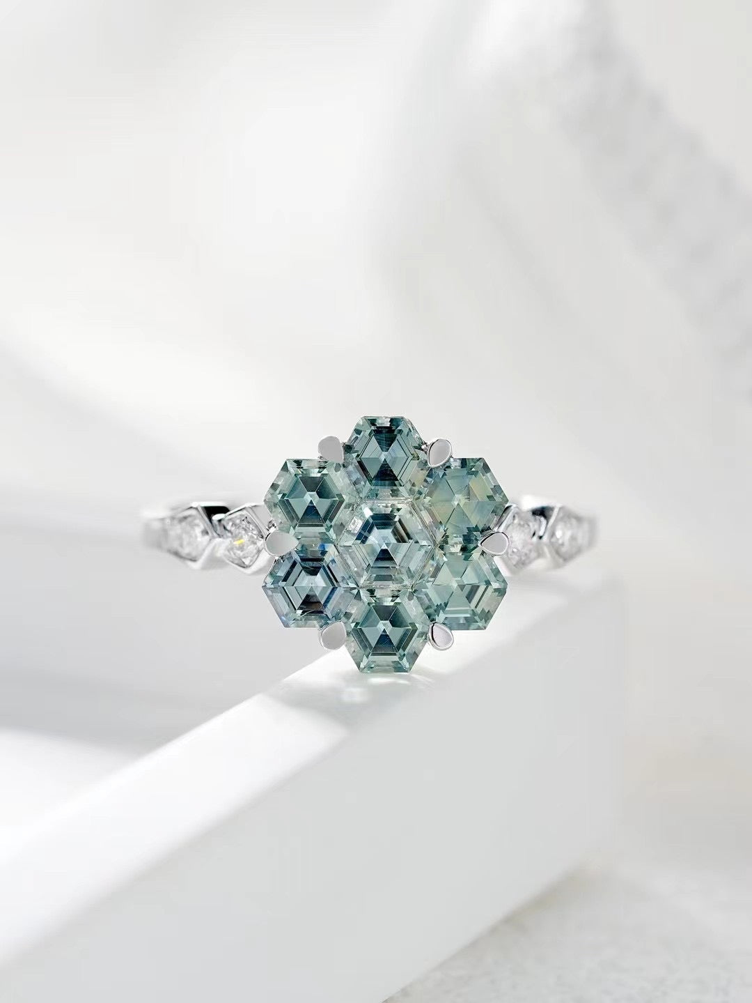 Rainbow Sapphire 18k Gold Ring (Item No. SA064)