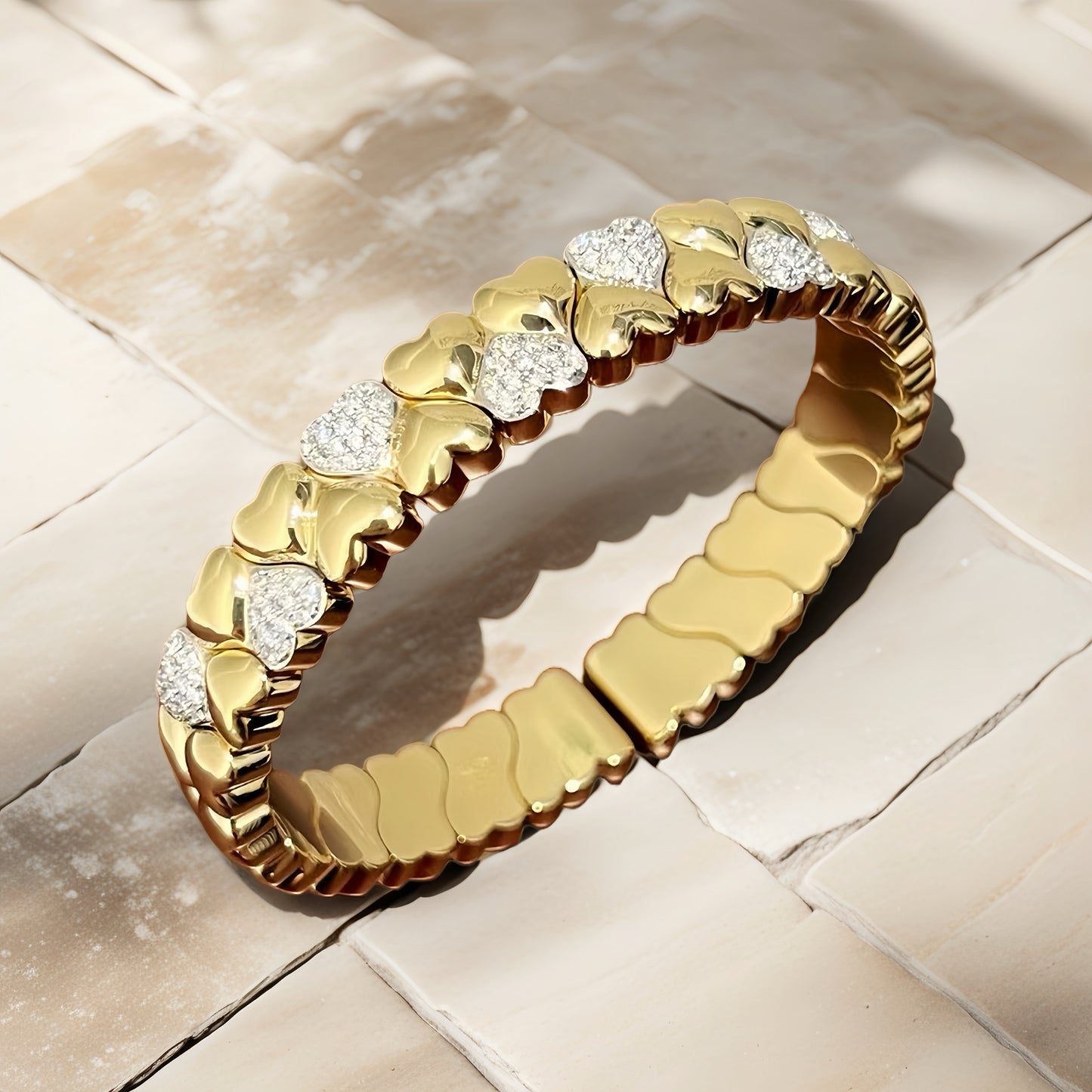 Heart 18k Gold Diamond Bracelet (Item No. VT220)