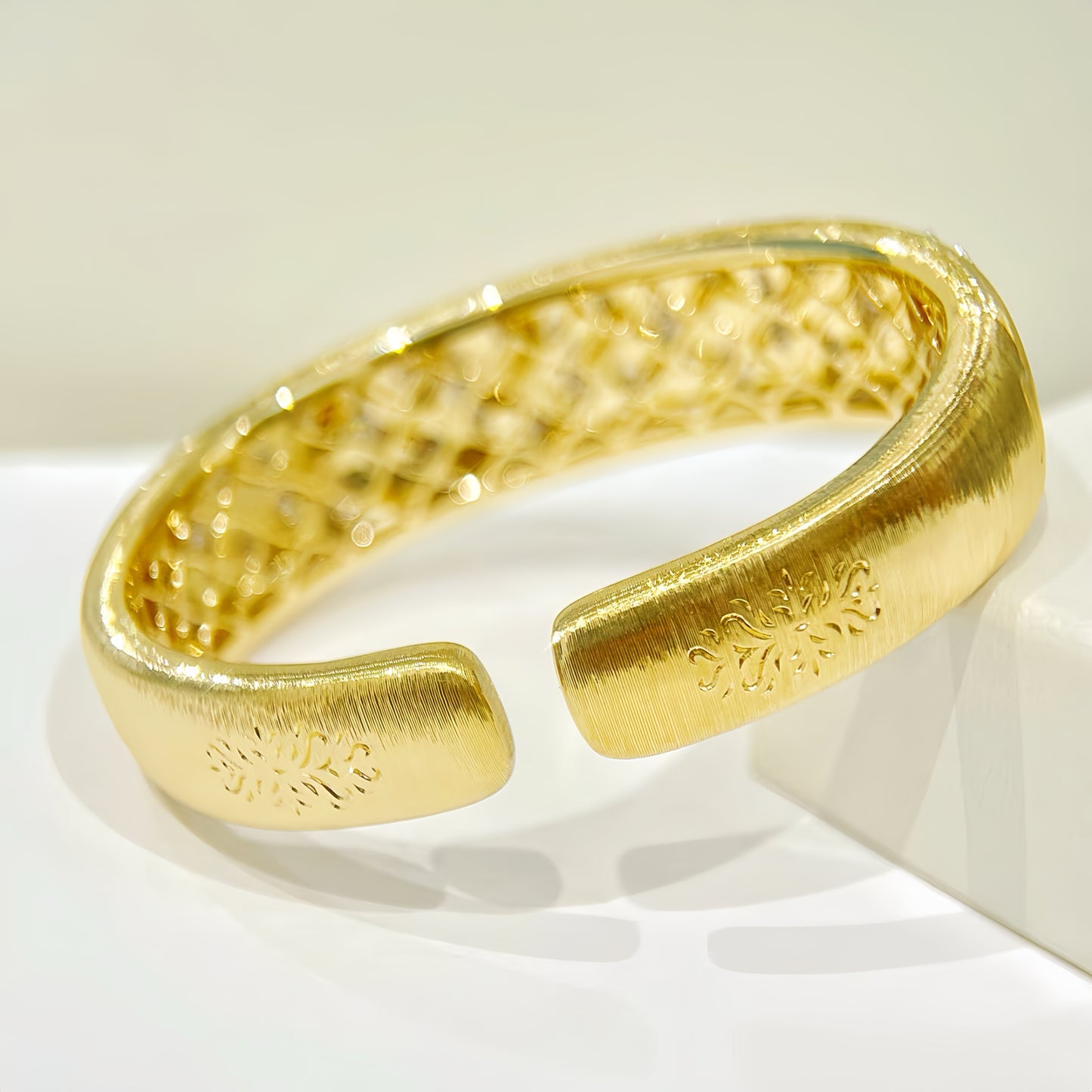 Vintage 18k Gold Diamond Bracelet (Item No. VT350)