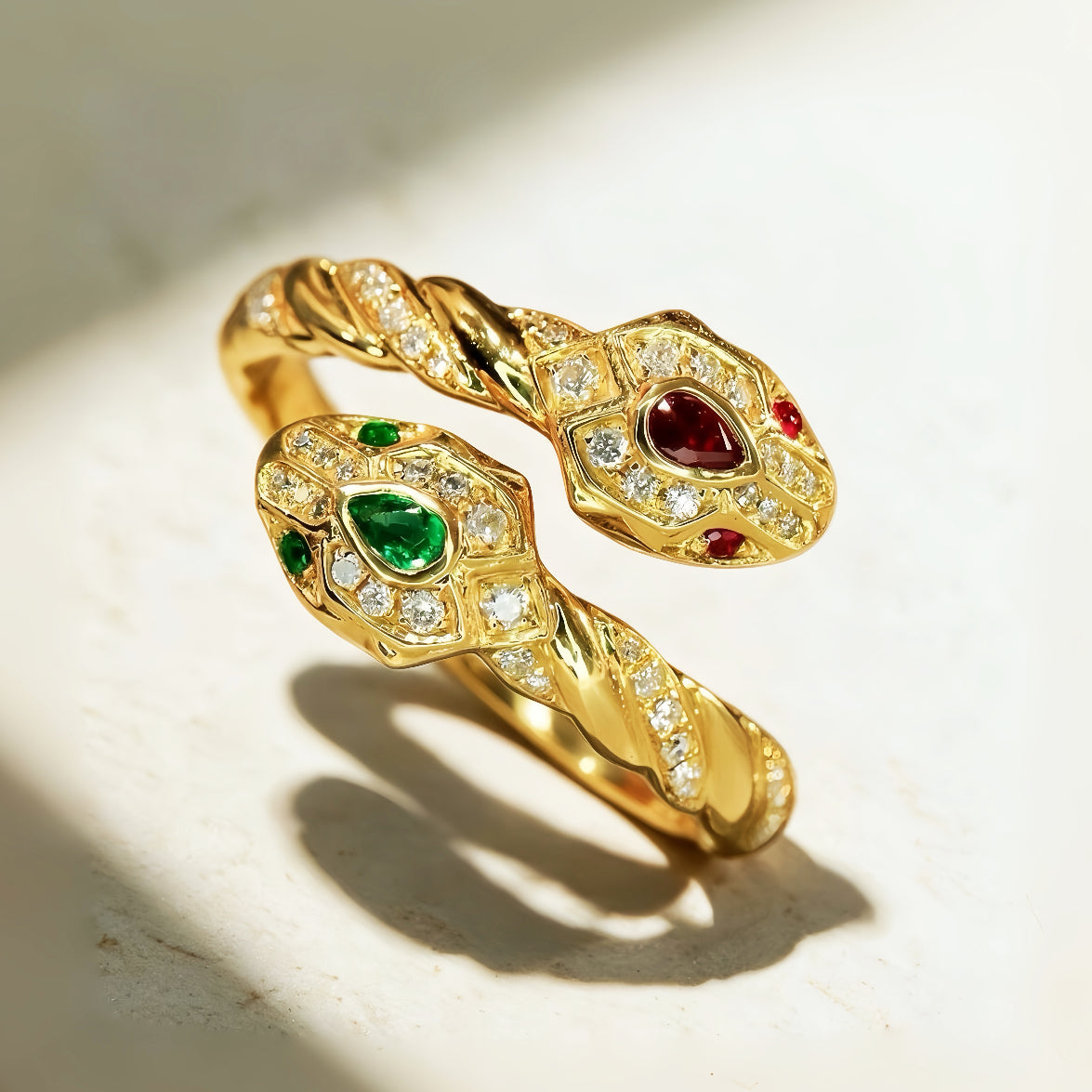 Snake 18k Gold Emerald Ruby Diamond Ring (Item No. VT179)