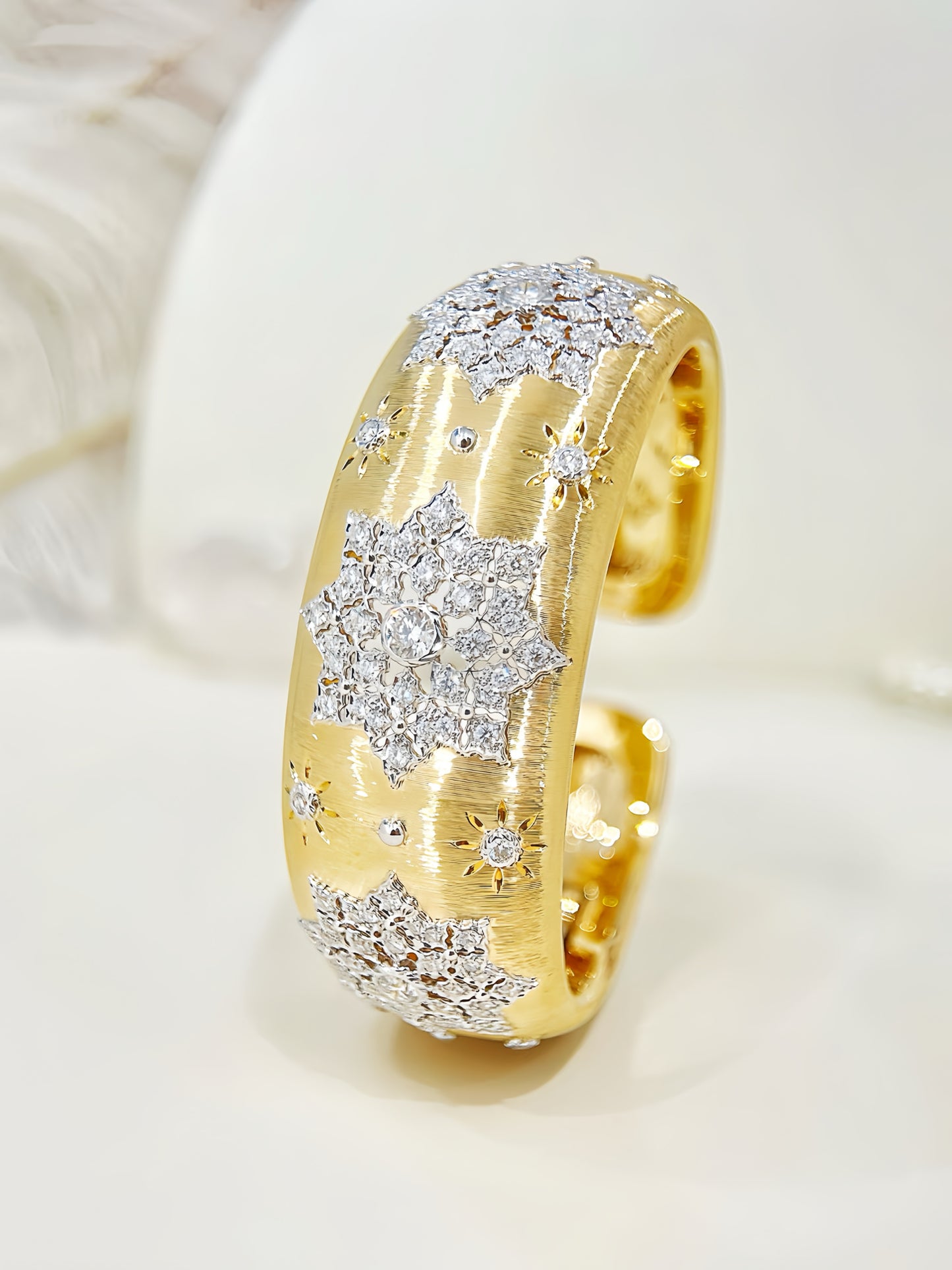 Vintage 18k Gold Diamond Bracelet (Item No. VT341)