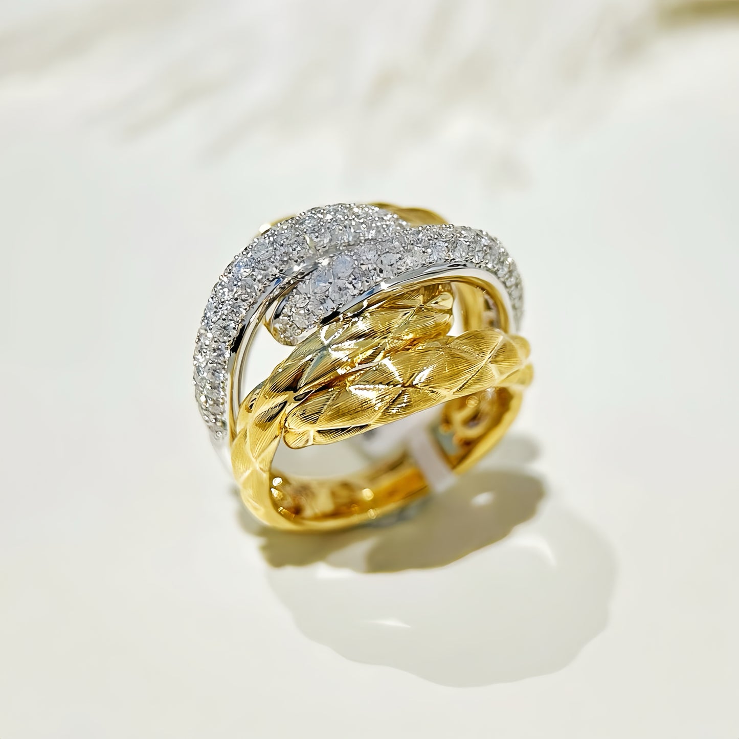 Vintage 18k Gold Diamond Ring (Item No. VT332)
