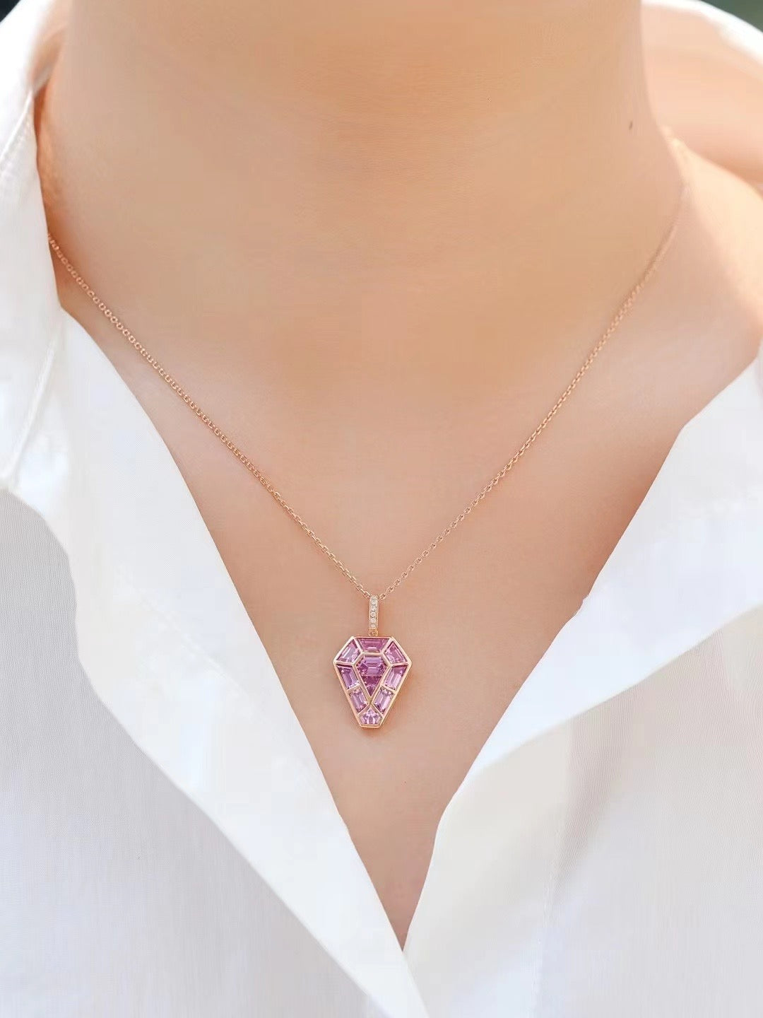 Rainbow Sapphire 18k Gold Pendant (Item No. SA063)