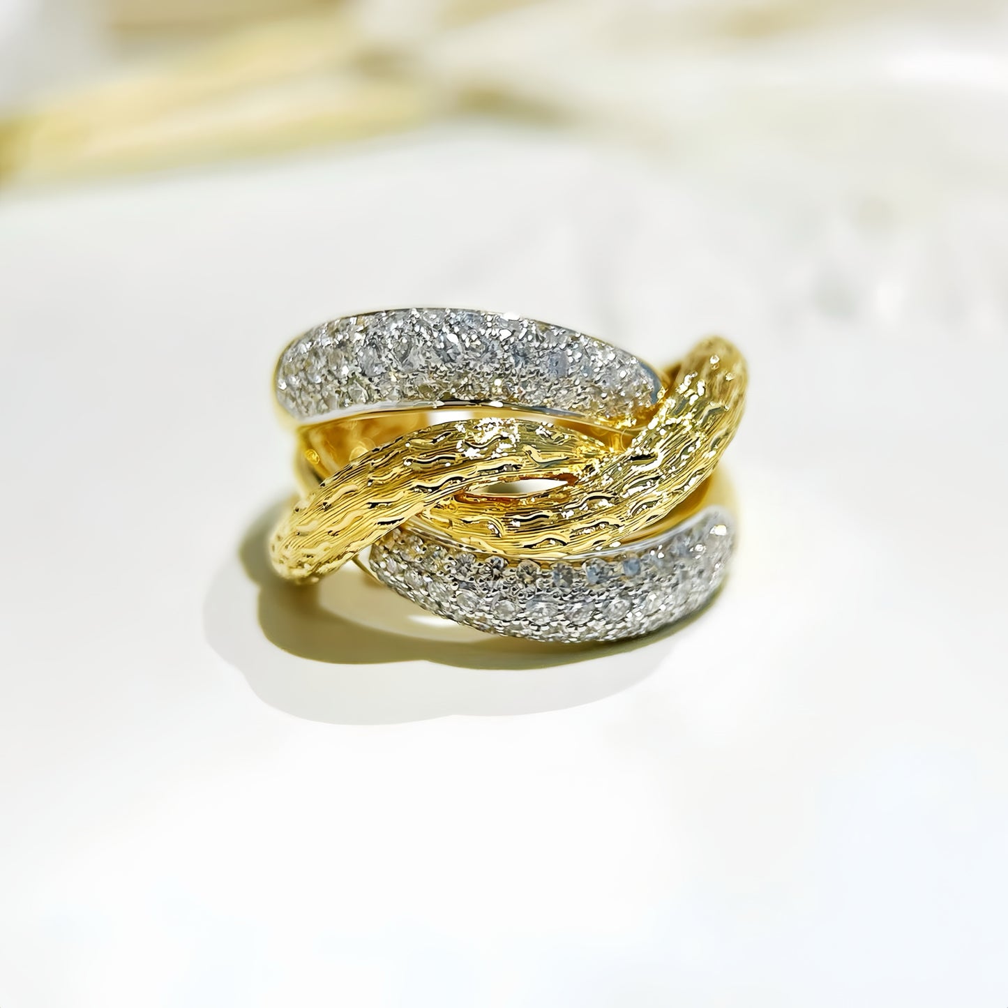 Vintage 18k Gold Diamond Ring (Item No. VT333)