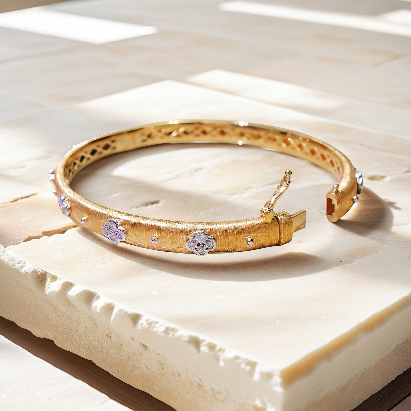 Vintage 18k Gold Diamond Bracelet (Item No. VT129)