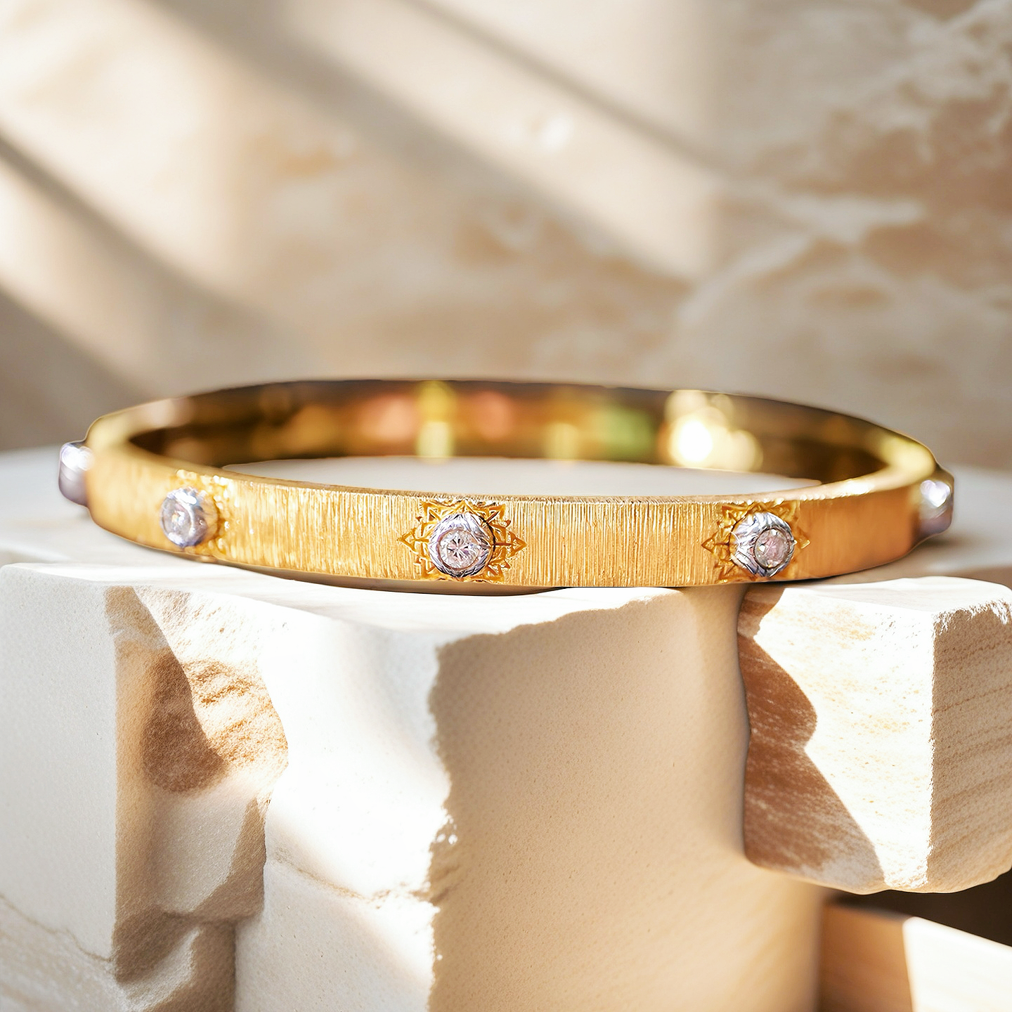 Vintage 18k Gold Diamond Bracelet (Item No. VT129)