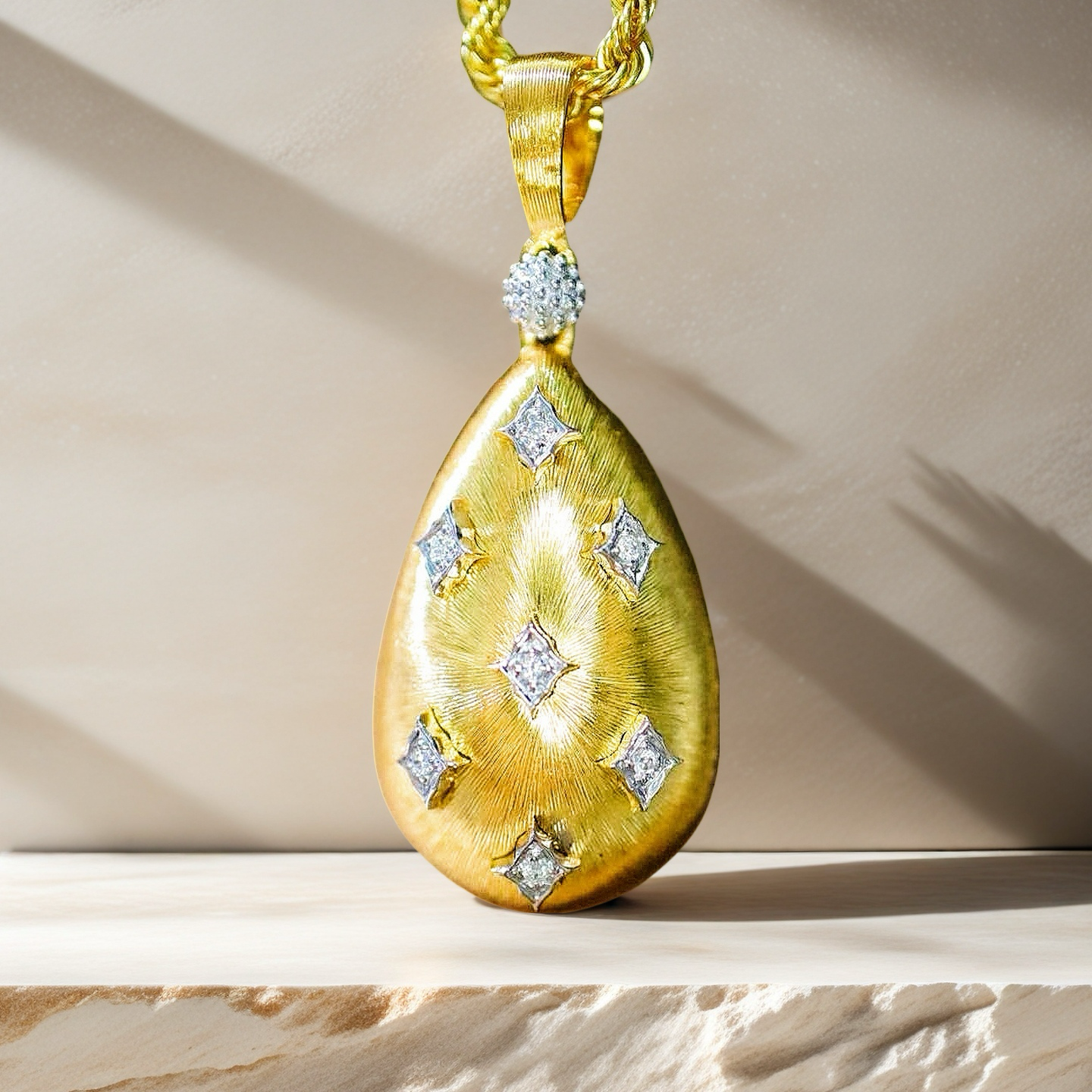 Vintage 18k Gold Diamond Pendant (Item No. VT093)