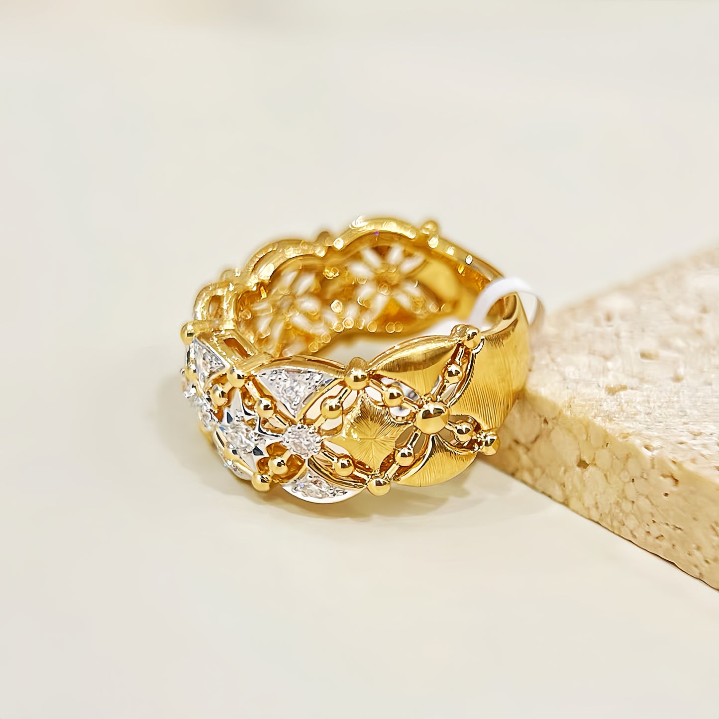 Vintage 18k Gold Diamond Ring (Item No. VT 280)