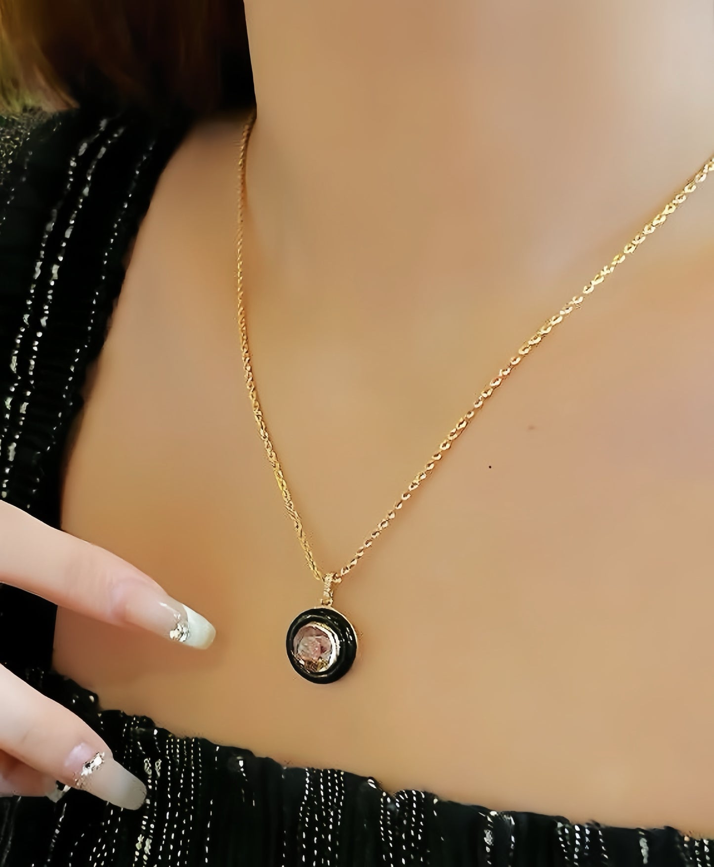 Vintage 18k Gold Diamond Pendant (Item No. VT099)