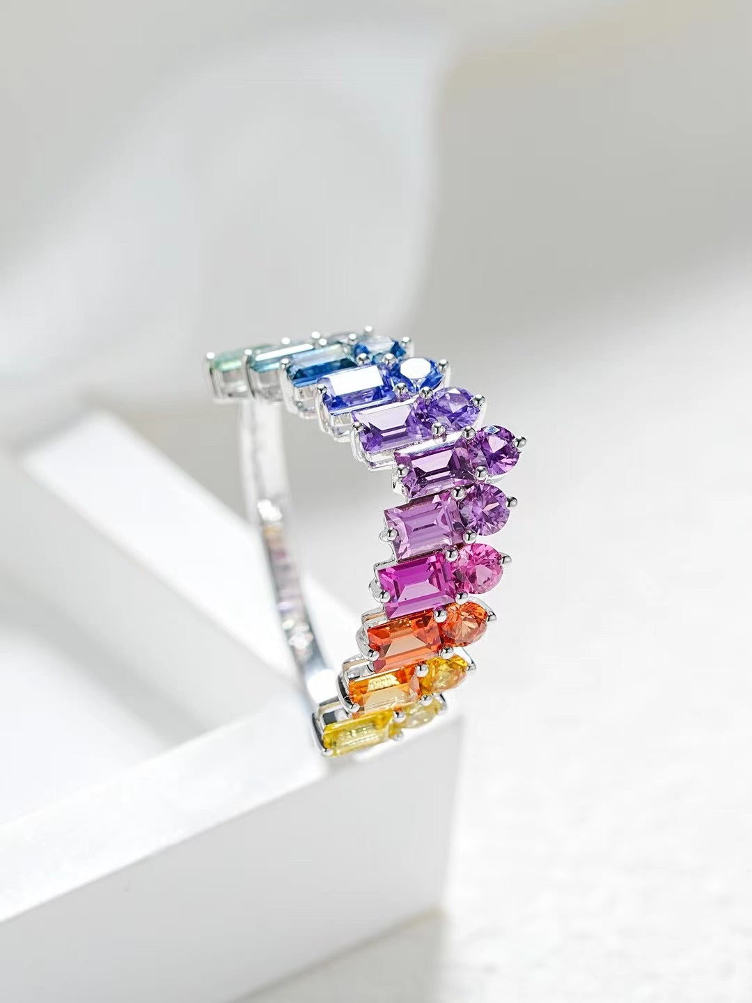 Rainbow Sapphire 18k Gold Ring (Item No. SA076)