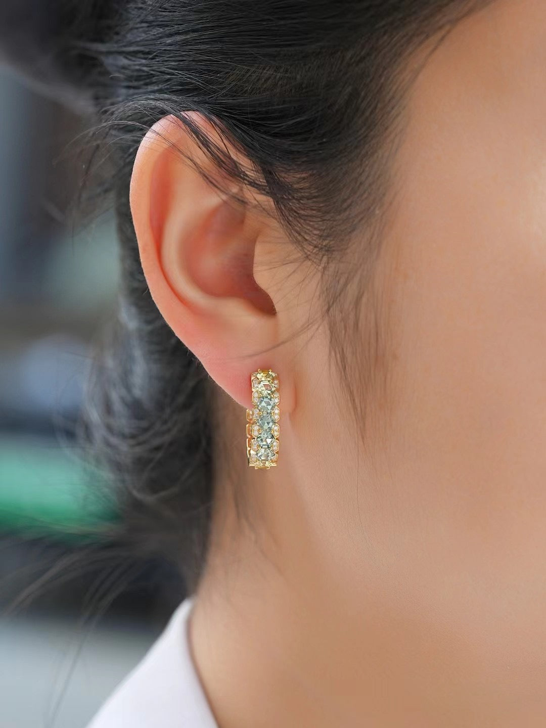 Rainbow Sapphire 18K Gold Earring (Item No. SA050)