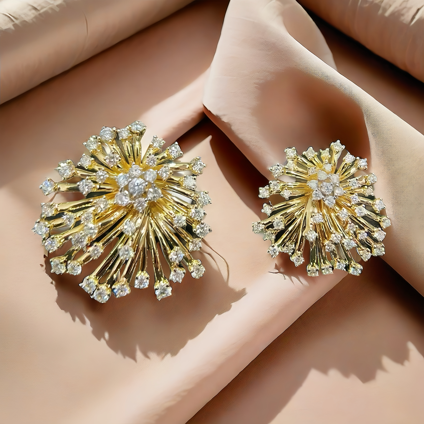 Fireworks Vintage 18k Gold Diamond Earring (Item No. VT012)