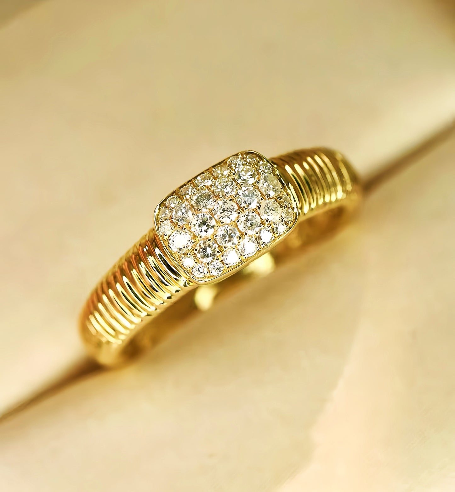 Vintage 18k Gold Diamond Ring (Item No. VT188)