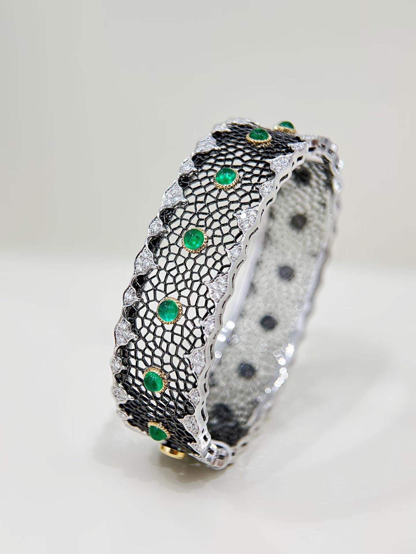 Lace Vintage 18k Gold Diamond Bracelet (Item No. VT496)