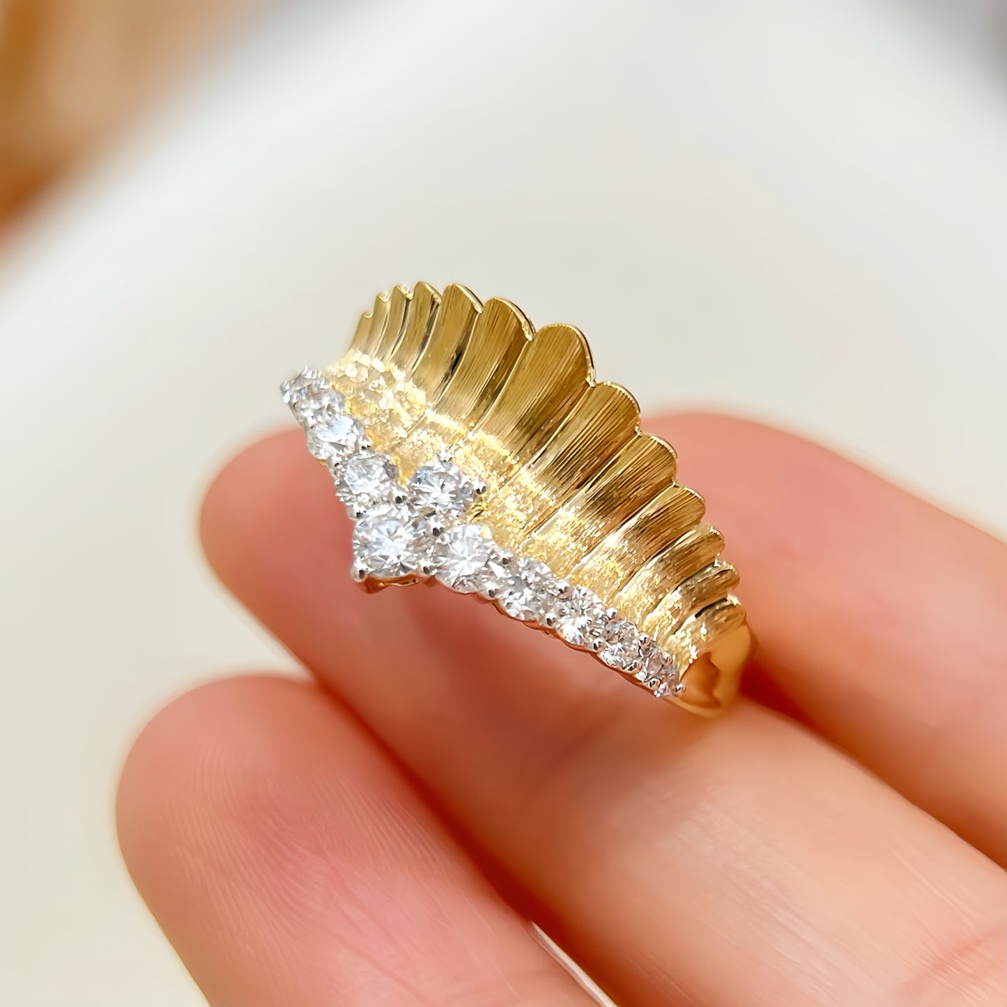 Feather Vintage 18k Gold Diamond Ring (Item No. VT315)