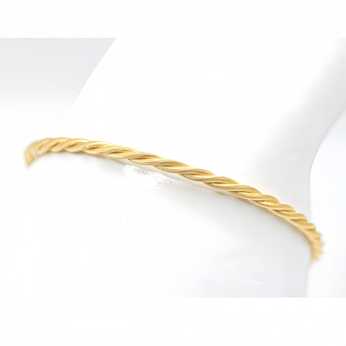 Twisted 18K Gold Bracelet (Item No. SH091CB)