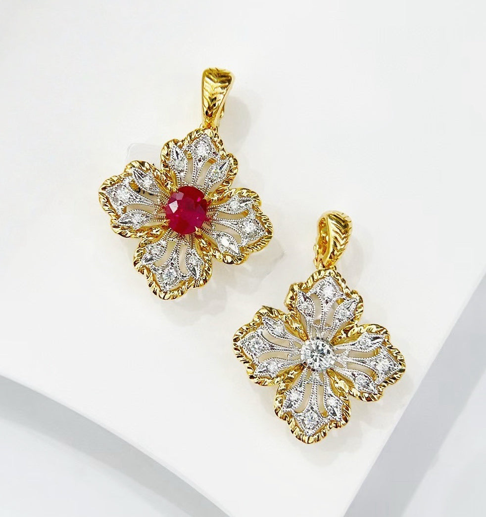 Vintage Four Leaf Clover 18k Gold Diamond Pendant (Item No. VT254)