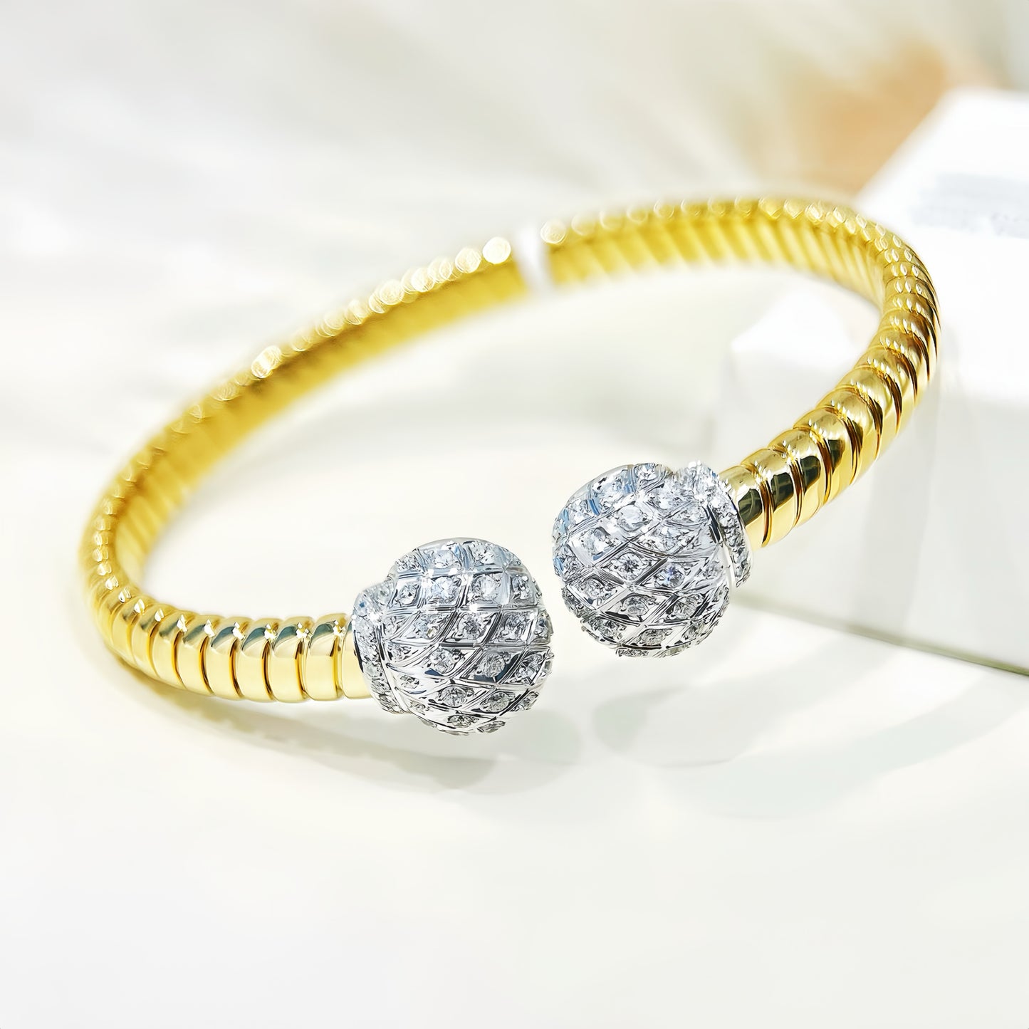 Vintage 18k Gold Diamond Bracelet (Item No. VT358)
