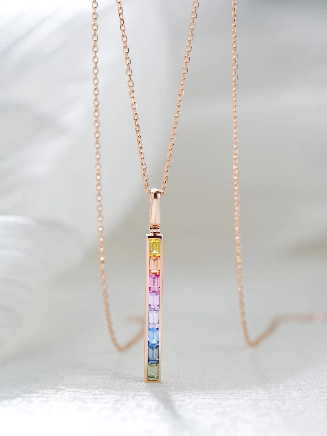 Rainbow Sapphire 18k Gold Pendant (Item No. SA074)