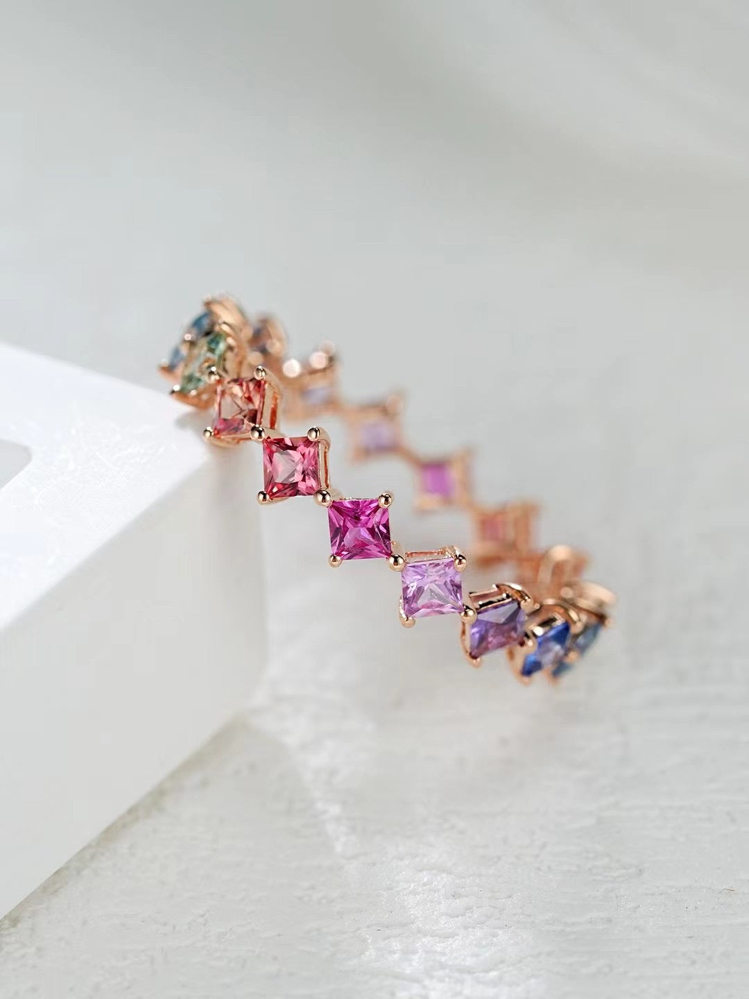 Rainbow Sapphire 18k Gold Ring (Item No. SA092)