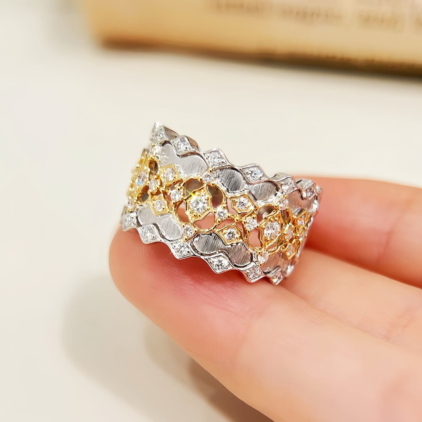 Vintage 18k Gold Diamond Ring (Item No. VT 283)